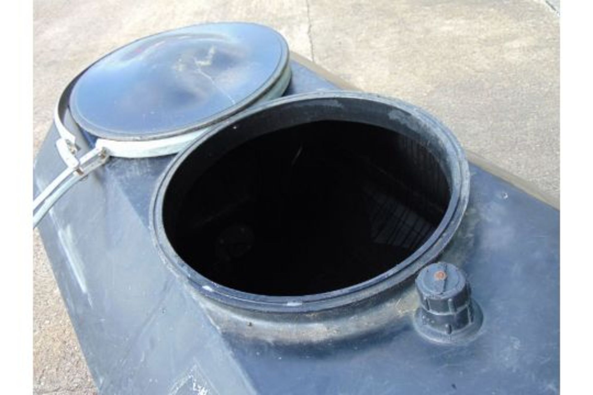 Trailer Mountable 100 Gallon Water Tank - Image 6 of 8