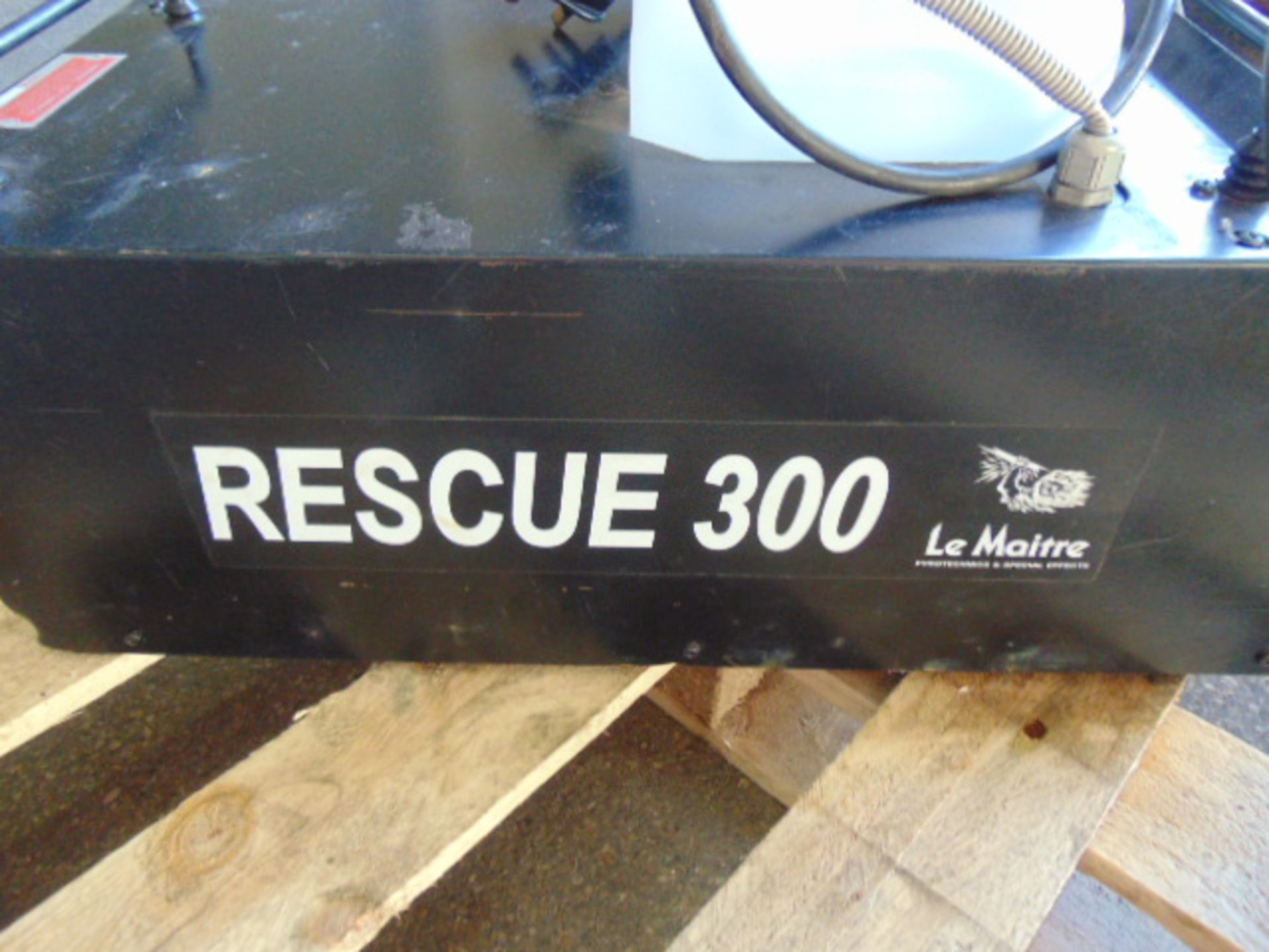 Le Maitre Rescue 300 Smoke Machine - Image 4 of 4