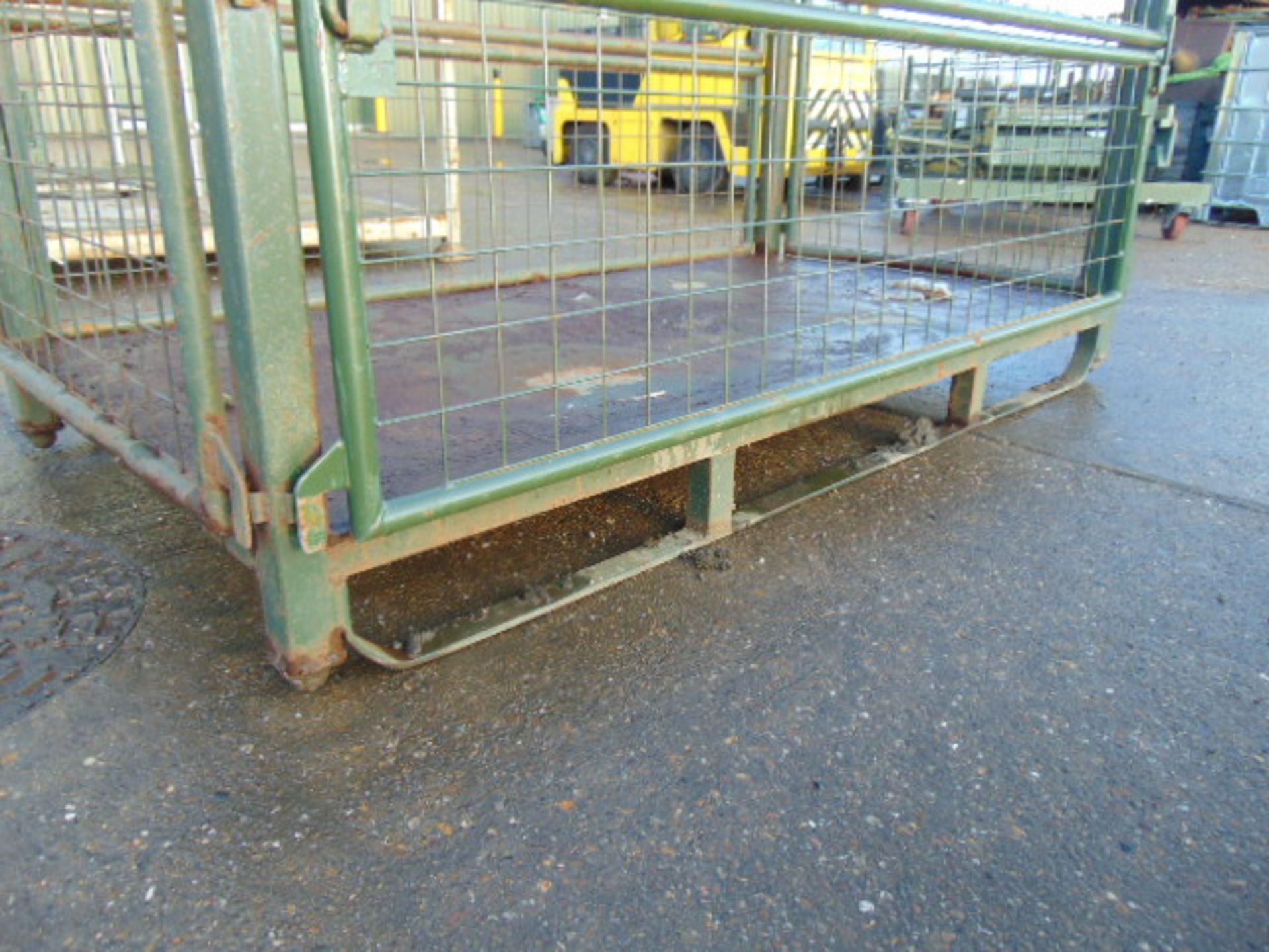 Heavy Duty Metal Stackable Stillage / Post Pallet - Image 3 of 3