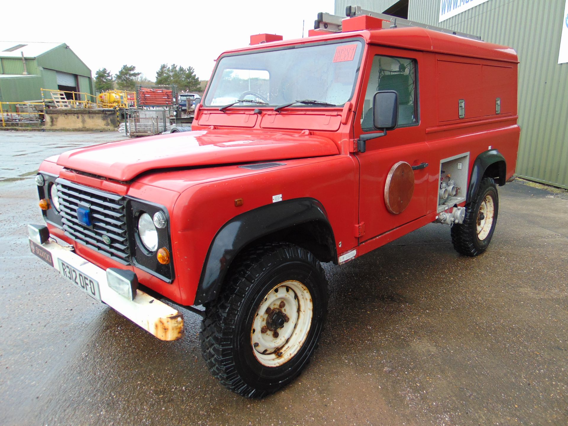 1 Owner Land Rover Defender 110 300TDi Fire Engine ONLY 22,827 MILES! - Image 3 of 38