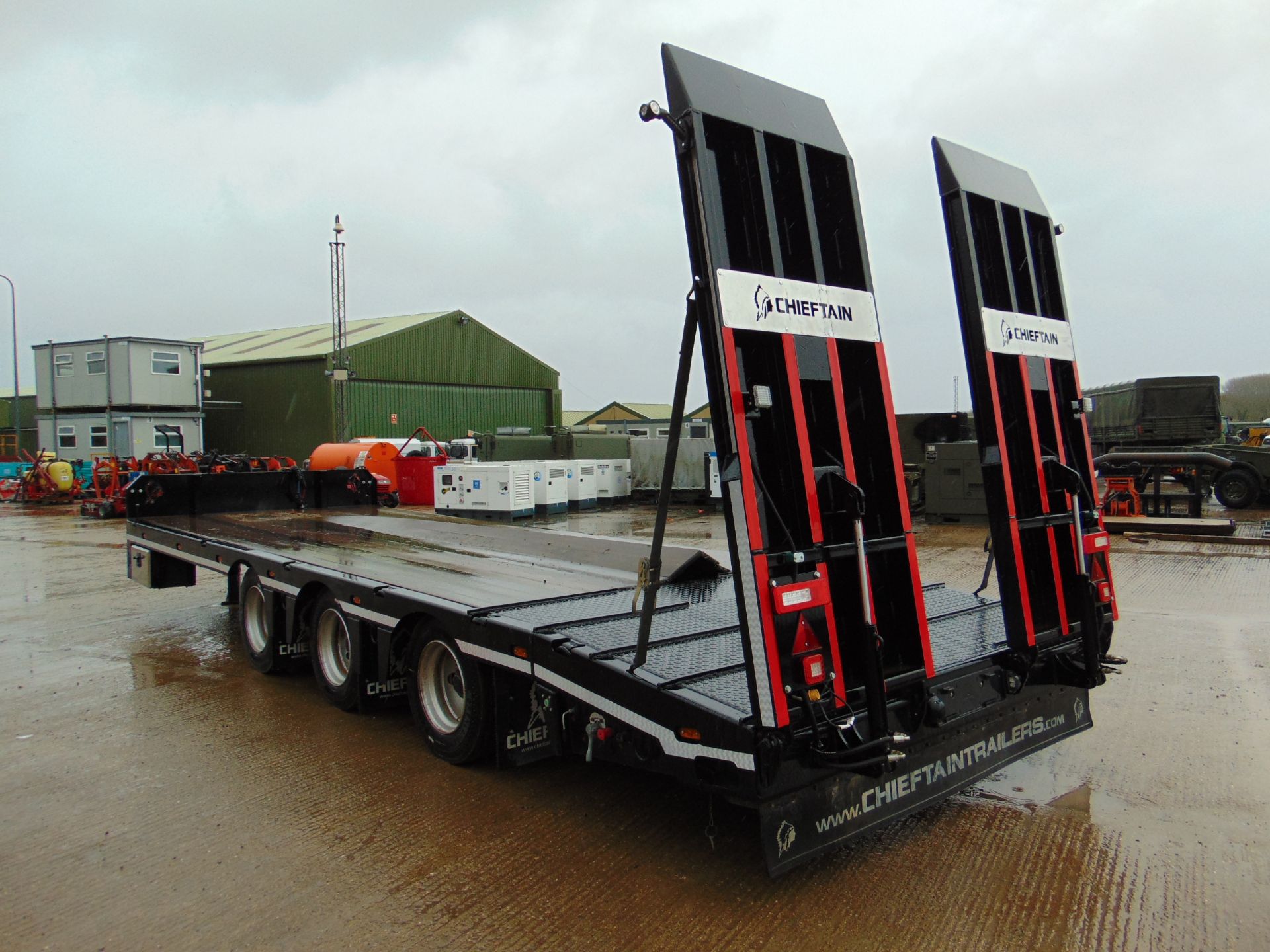 Unused 2018 Chieftain 3 Axle Draw Bar Low Loader Trailer c/w Hydraulic Ramps - Image 7 of 21