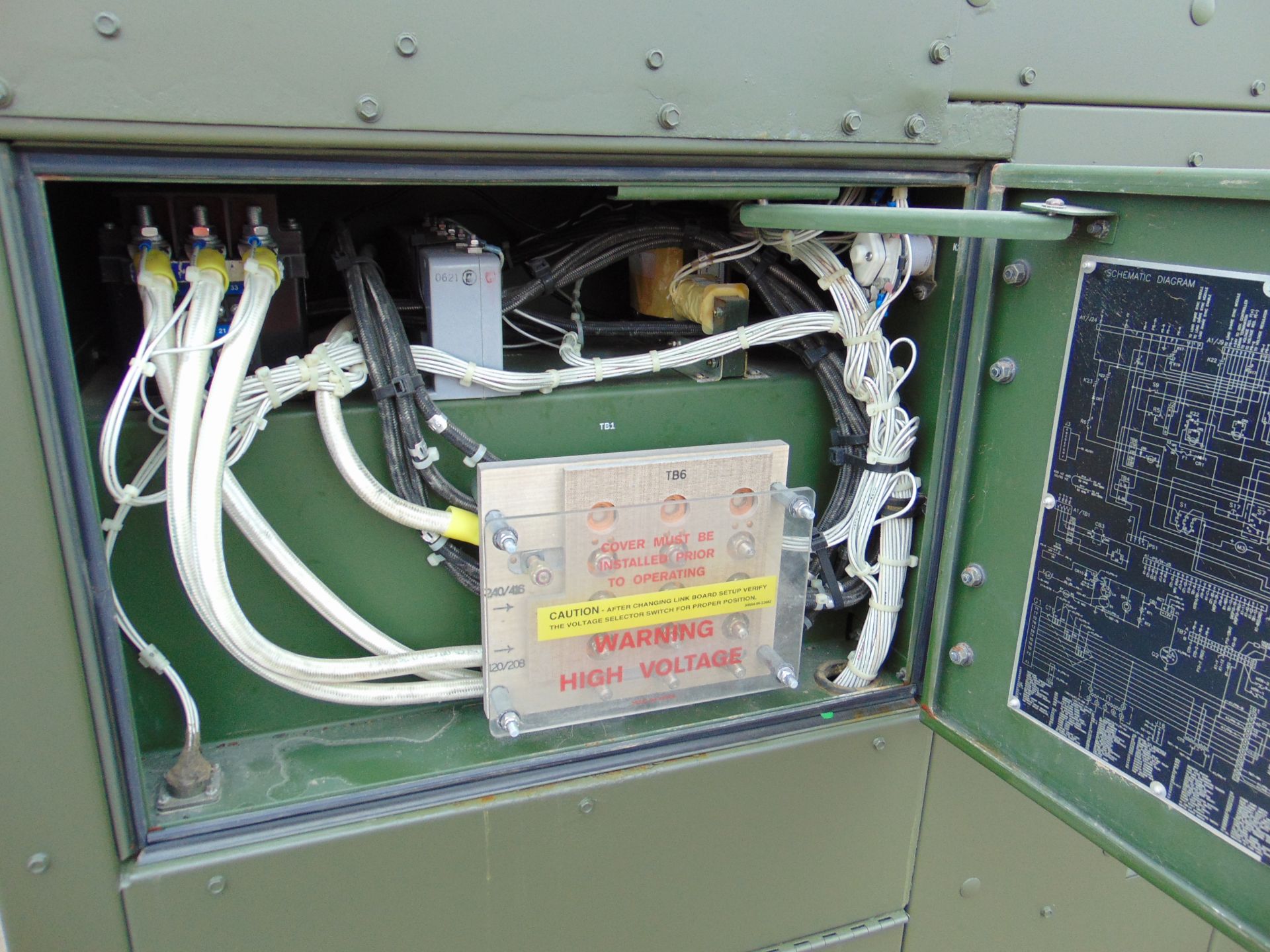 MEP-806B John Deere Diesel Powered 3 phase 75KVA 60KW-50/60HZ Generator ONLY 15 HOURS! - Image 13 of 18