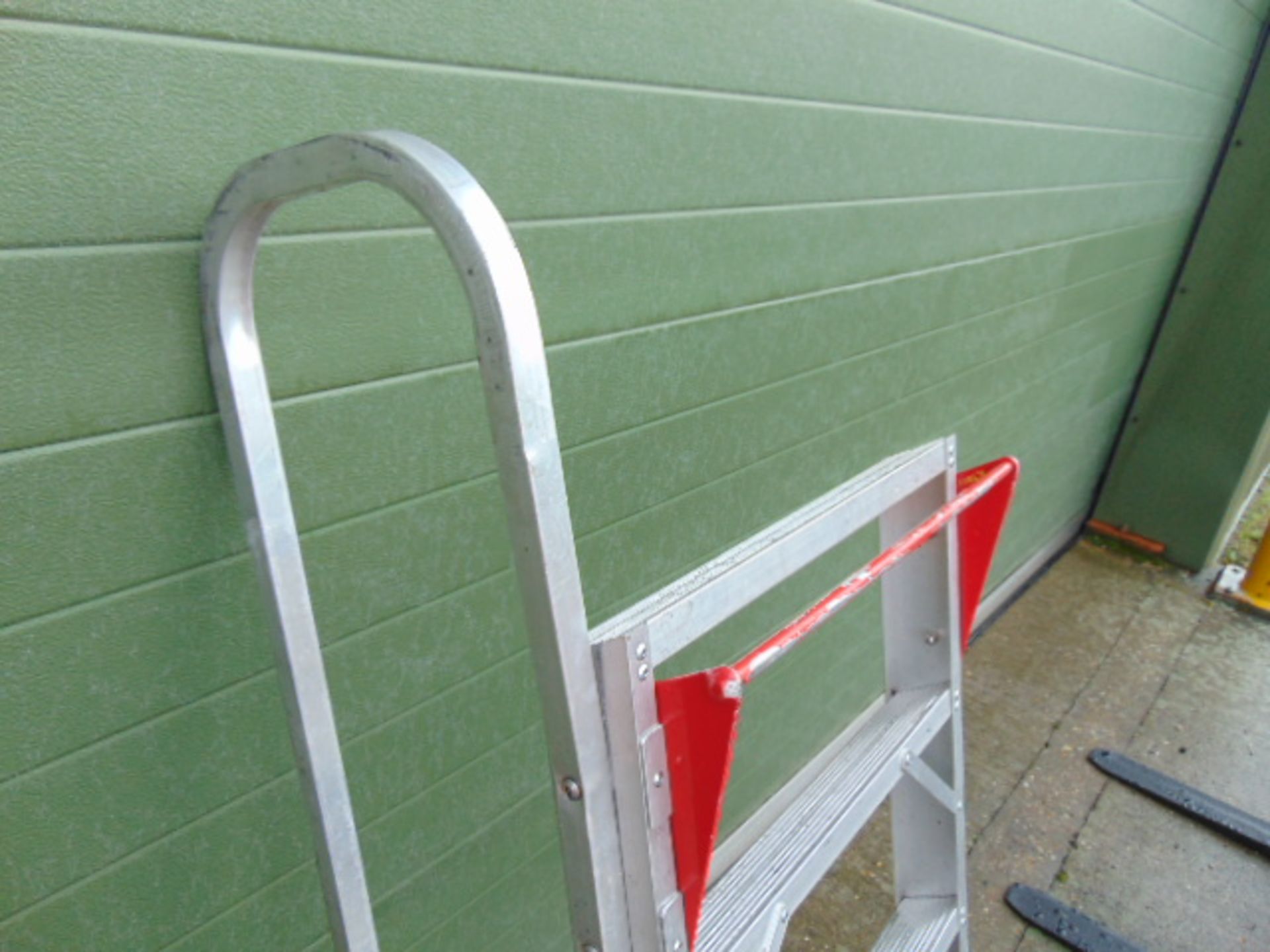 Vehicle Access Ladders - Image 4 of 4