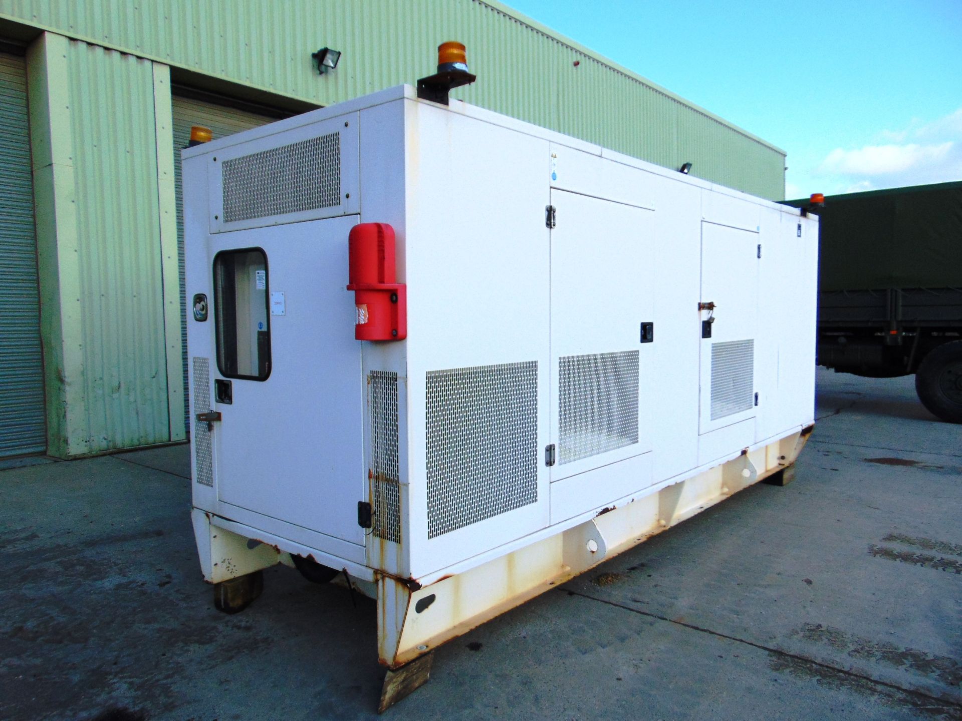 FG Wilson P500P2 500 KVA Silent Perkins Diesel Generator ONLY 3,073 HOURS From Govt. Dept. - Image 2 of 26