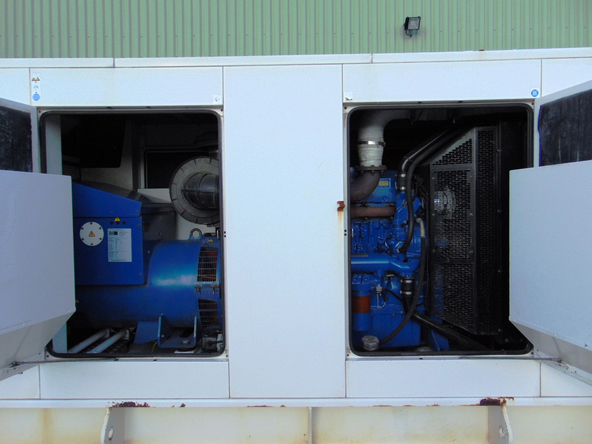 FG Wilson P500P2 500 KVA Silent Perkins Diesel Generator ONLY 3,073 HOURS From Govt. Dept. - Image 8 of 26