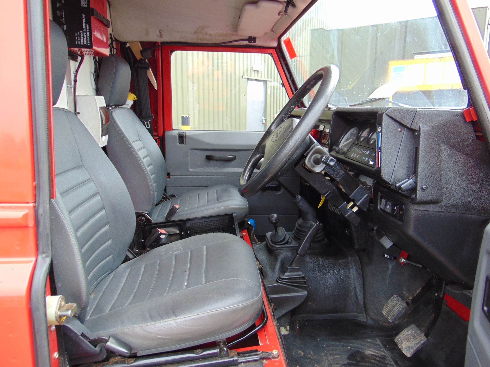 1 Owner Land Rover Defender 110 300TDi Fire Engine ONLY 22,827 MILES! - Image 28 of 38
