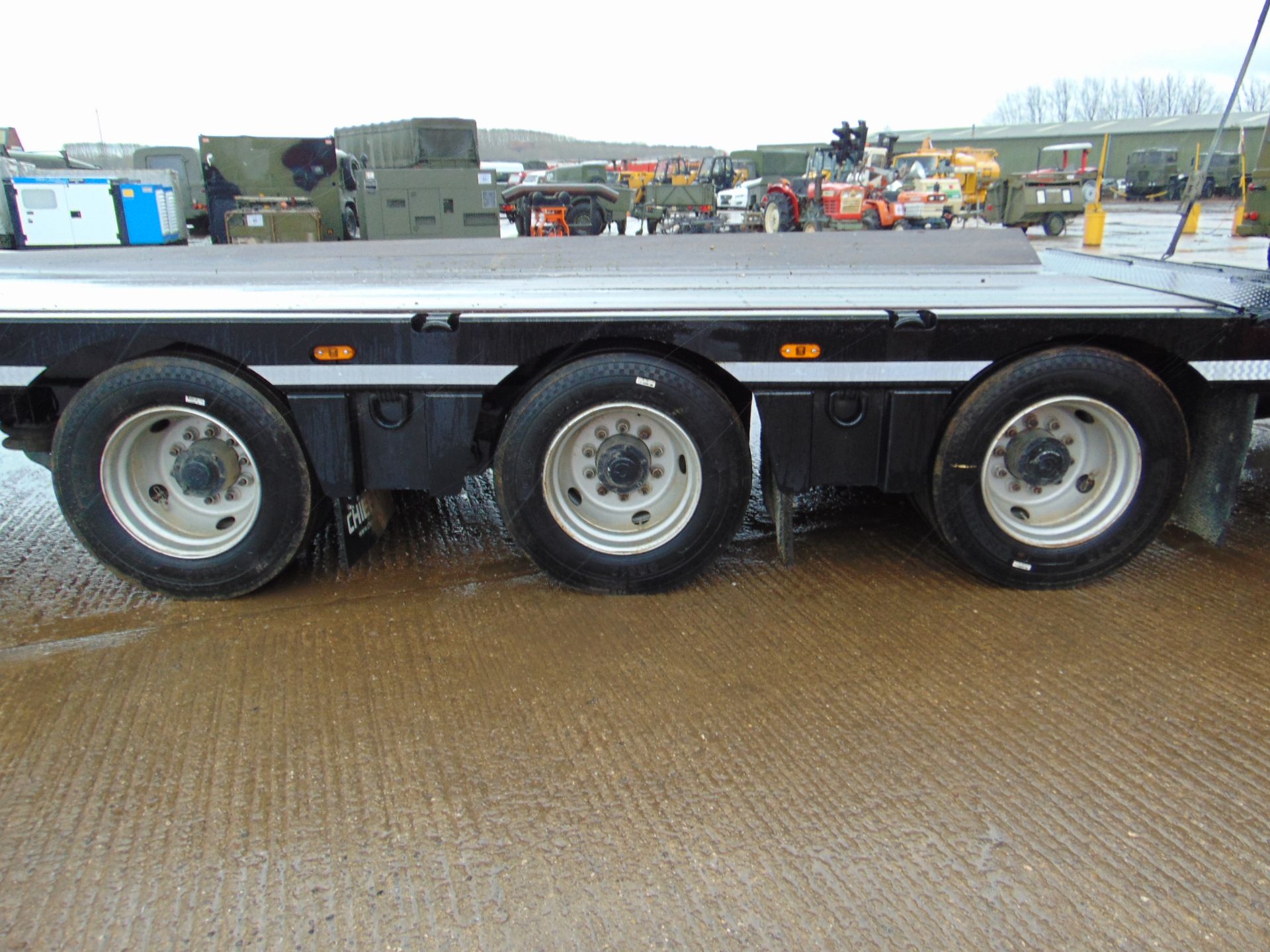 Unused 2018 Chieftain 3 Axle Draw Bar Low Loader Trailer c/w Hydraulic Ramps - Image 10 of 21