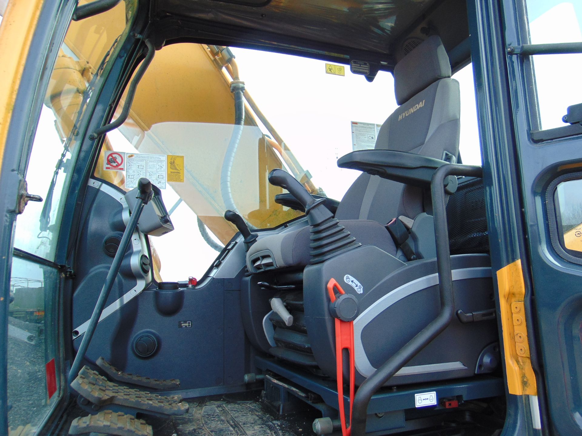2012 Hyundai Robex 210 LC-9 Crawler Excavator ONLY 1,148 Hours Warranted. - Image 16 of 25