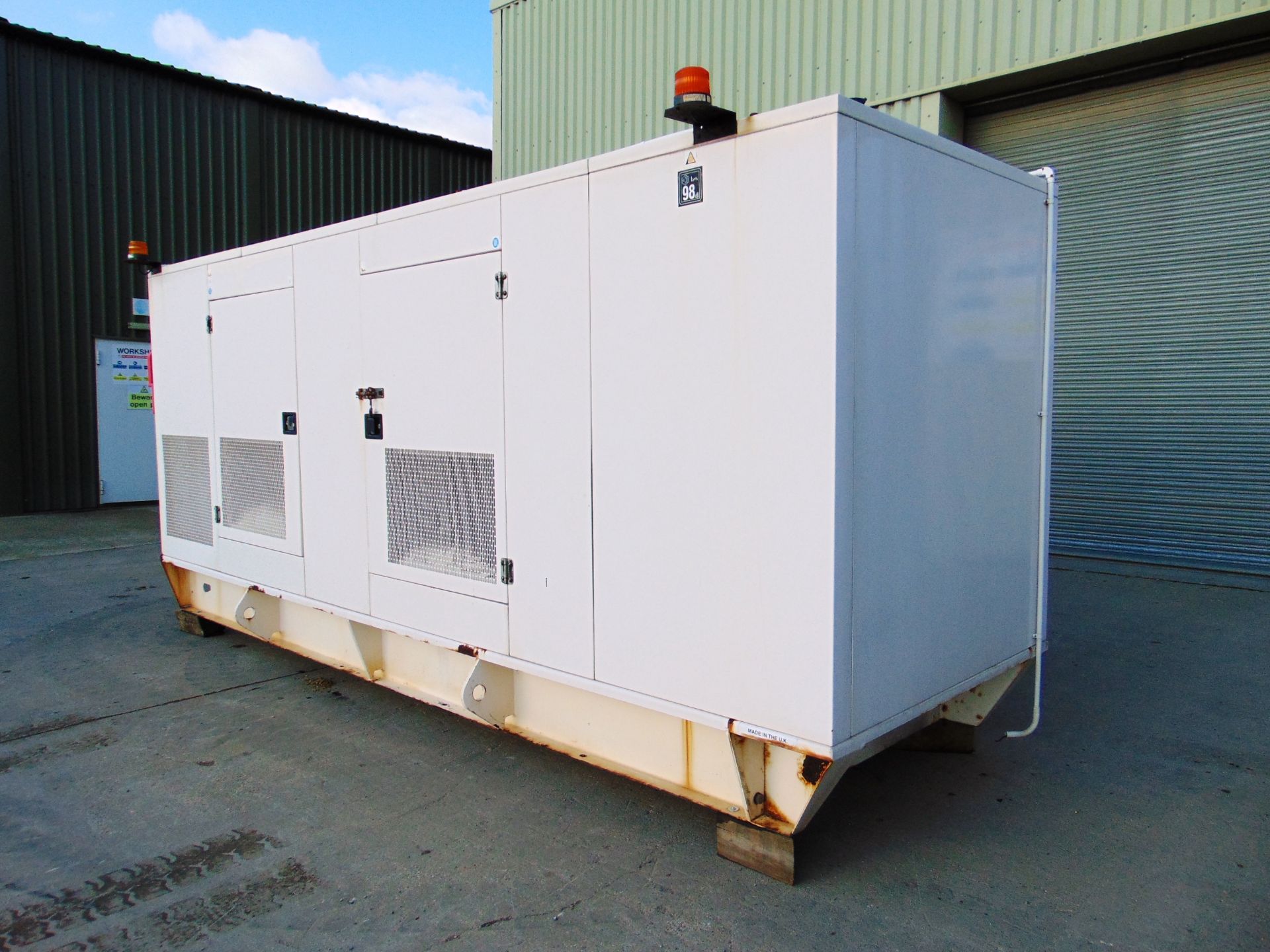 FG Wilson P500P2 500 KVA Silent Perkins Diesel Generator ONLY 3,073 HOURS From Govt. Dept. - Image 7 of 26