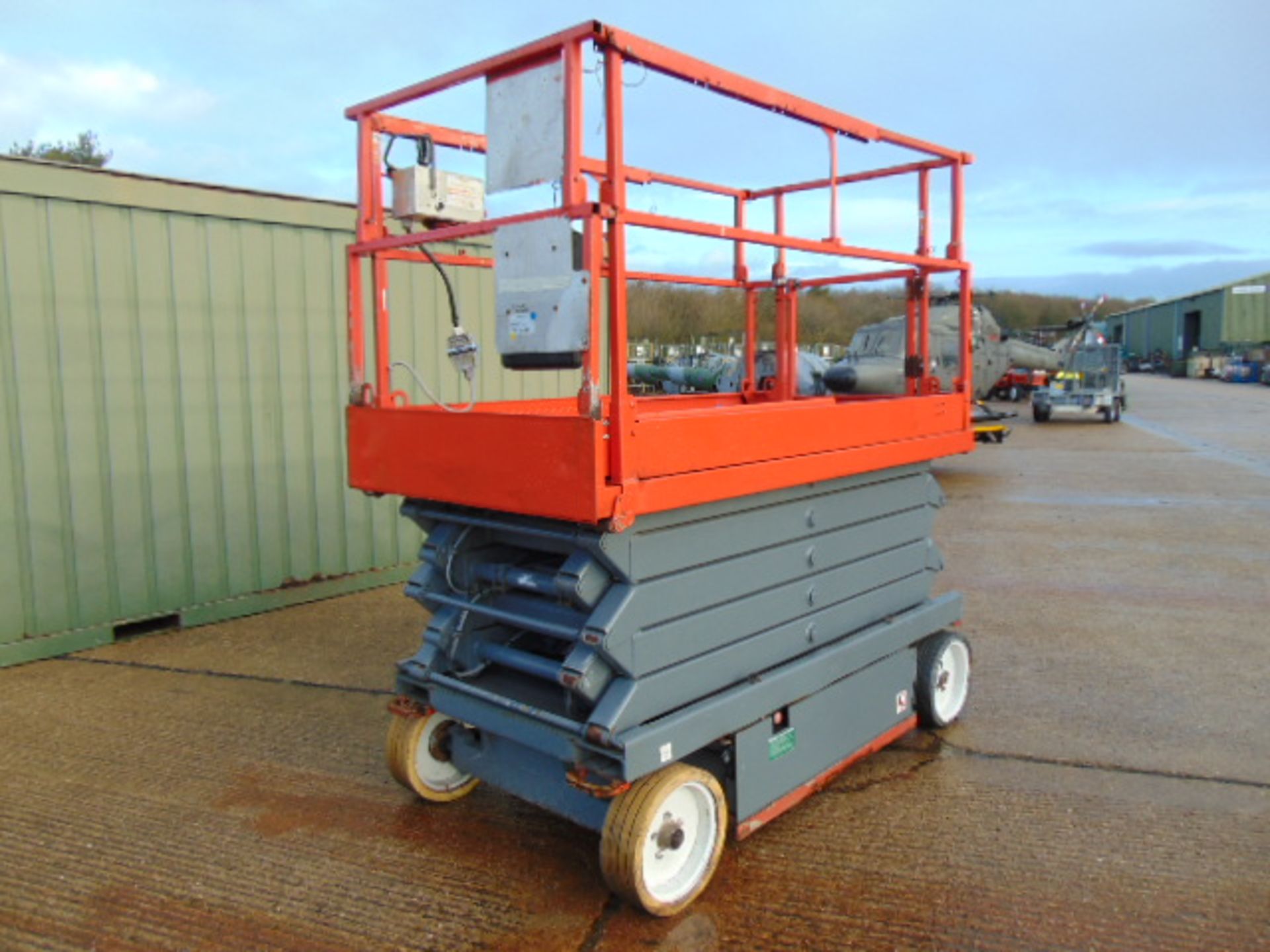 SkyJack SJ4632 Electric Scissor Lift ONLY 258 HOURS! - Image 2 of 18