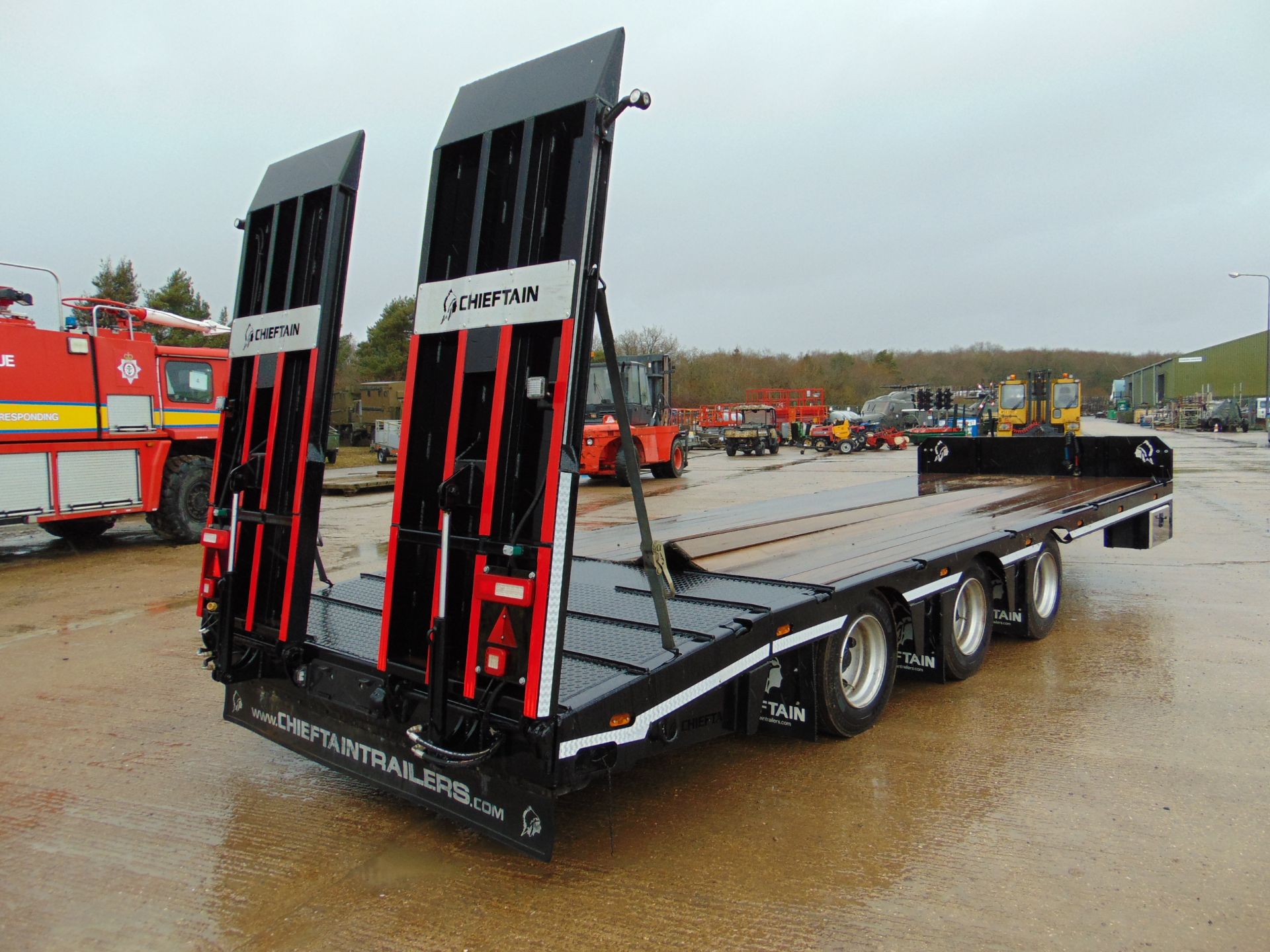 Unused 2018 Chieftain 3 Axle Draw Bar Low Loader Trailer c/w Hydraulic Ramps - Image 5 of 21