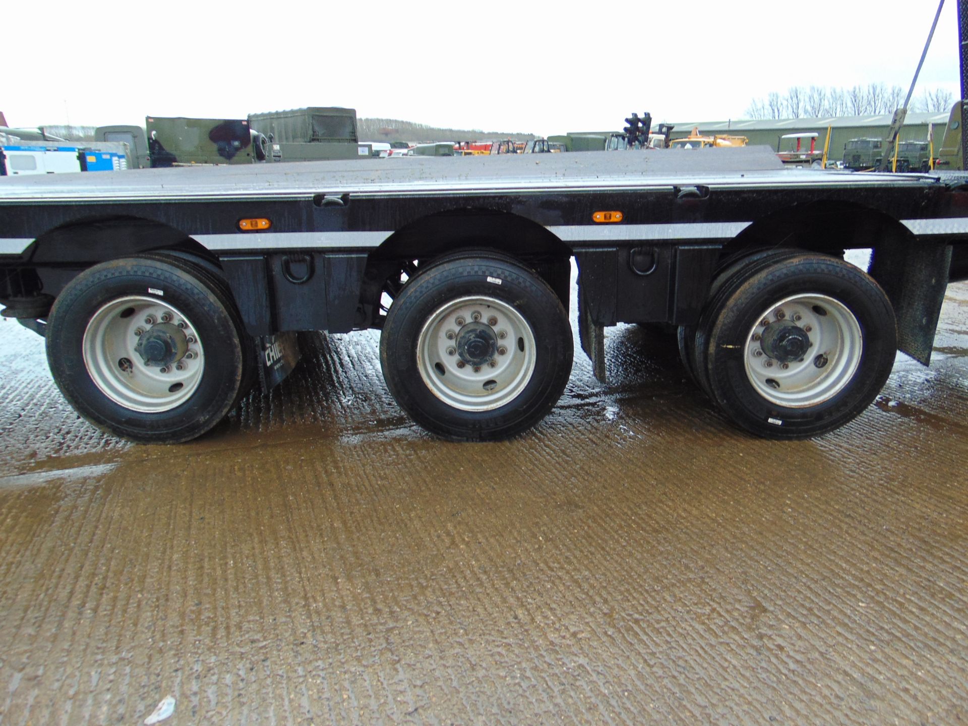 Unused 2018 Chieftain 3 Axle Draw Bar Low Loader Trailer c/w Hydraulic Ramps - Image 11 of 21