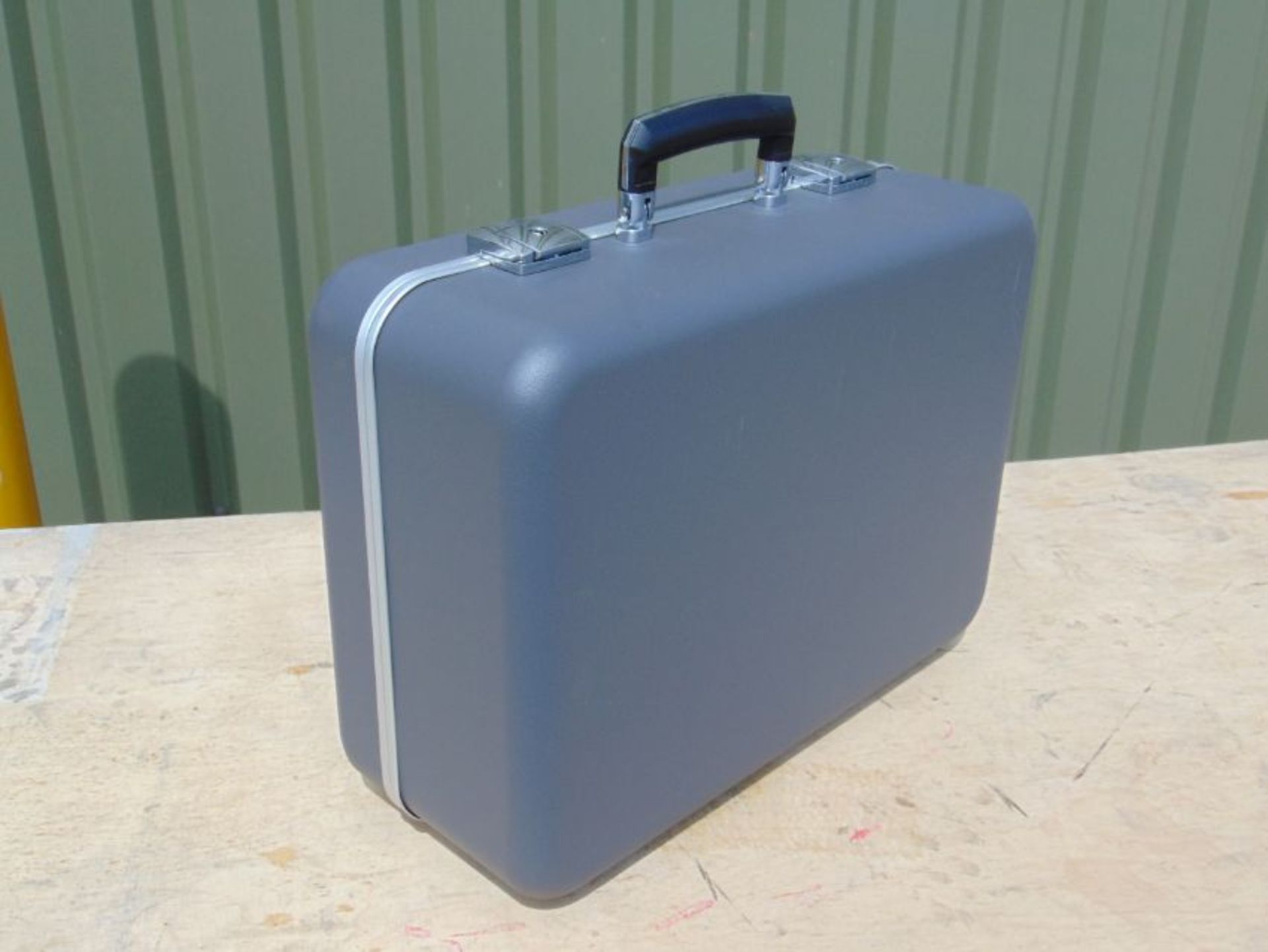 Zero Cases High Quality 40 x 30 x 22 cms lockable aluminium case unissued with keys etc