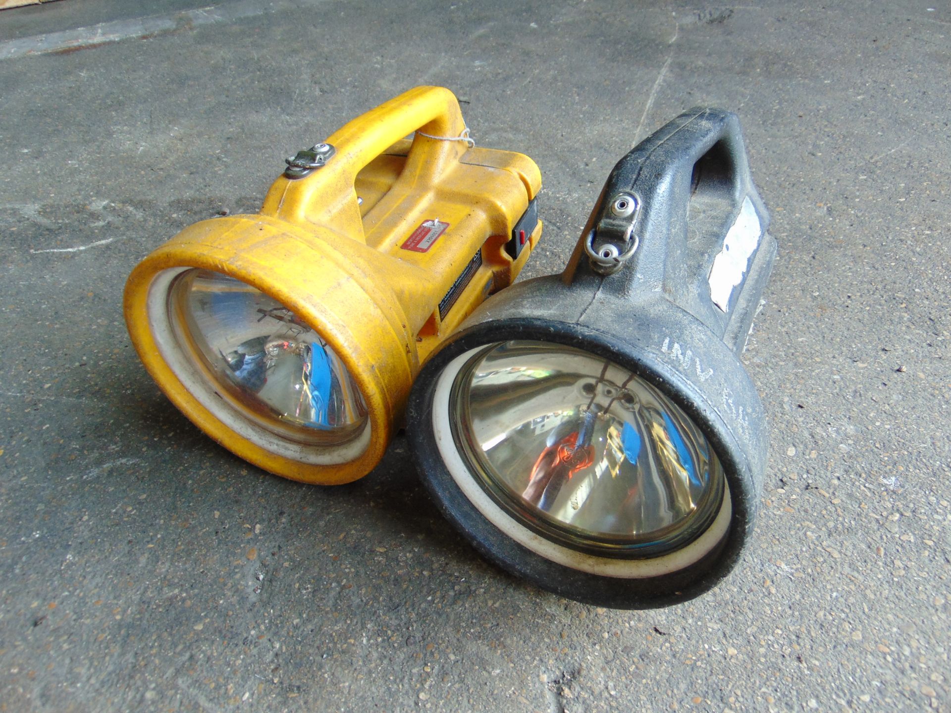 2 x Dragon Portable Search Lights