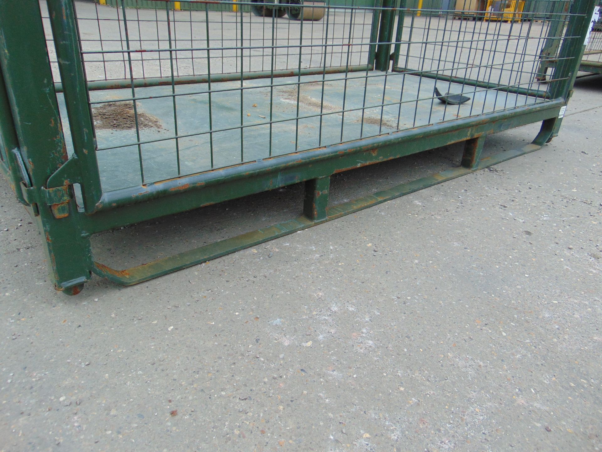 Heavy Duty Metal Stackable Stillage / Post Pallet - Image 3 of 3