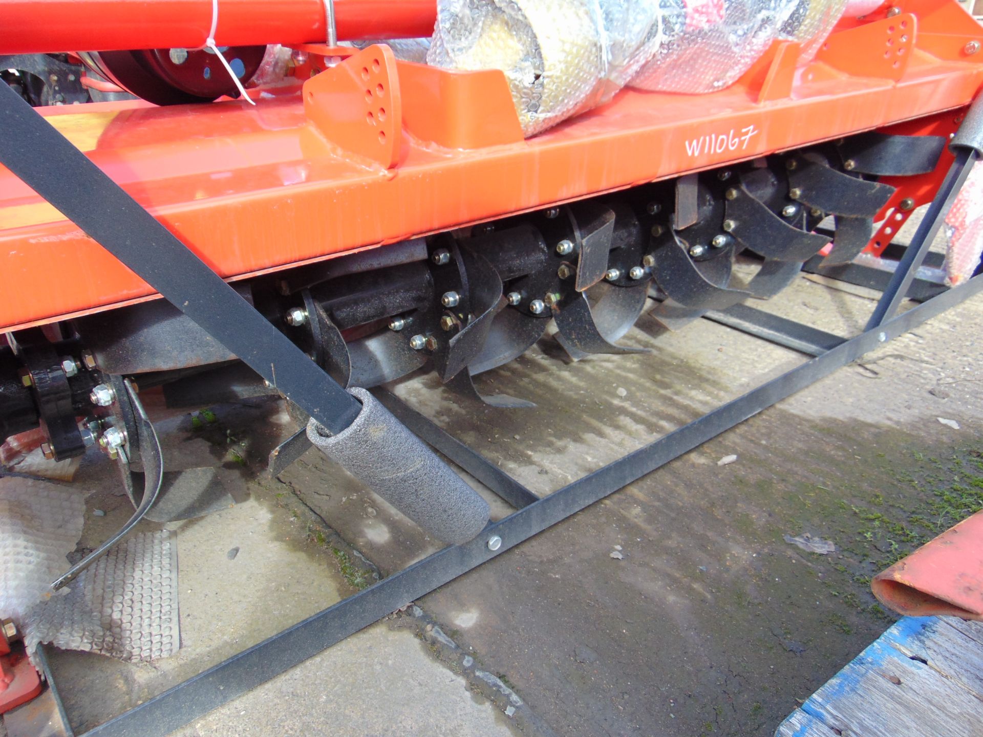 ** BRAND NEW ** TMG-RT175 Rotary Tiller 3 Point Hitch Mount Gear-Driven 70'' Working Width - Image 5 of 6