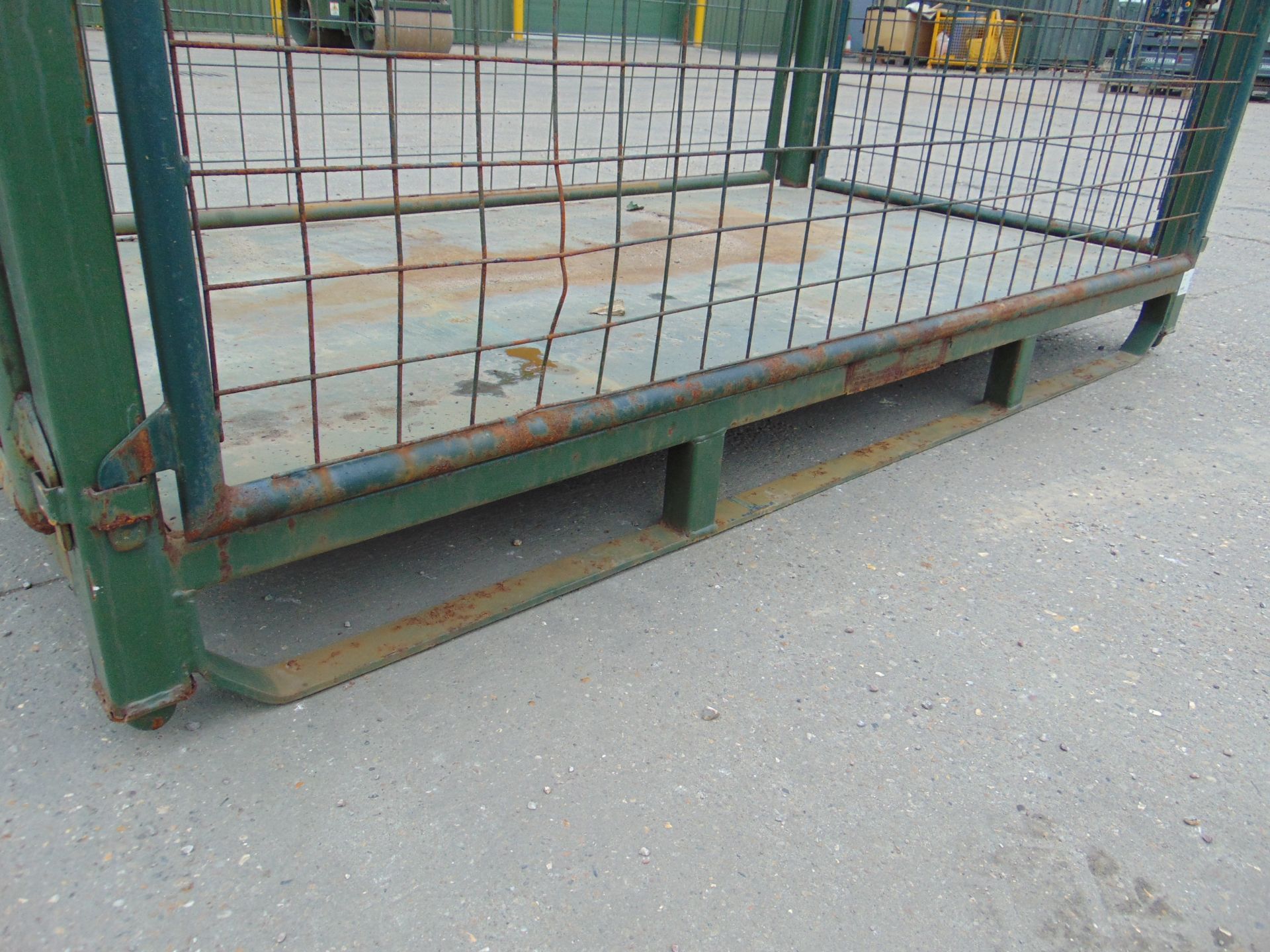 Heavy Duty Metal Stackable Stillage / Post Pallet - Image 3 of 3