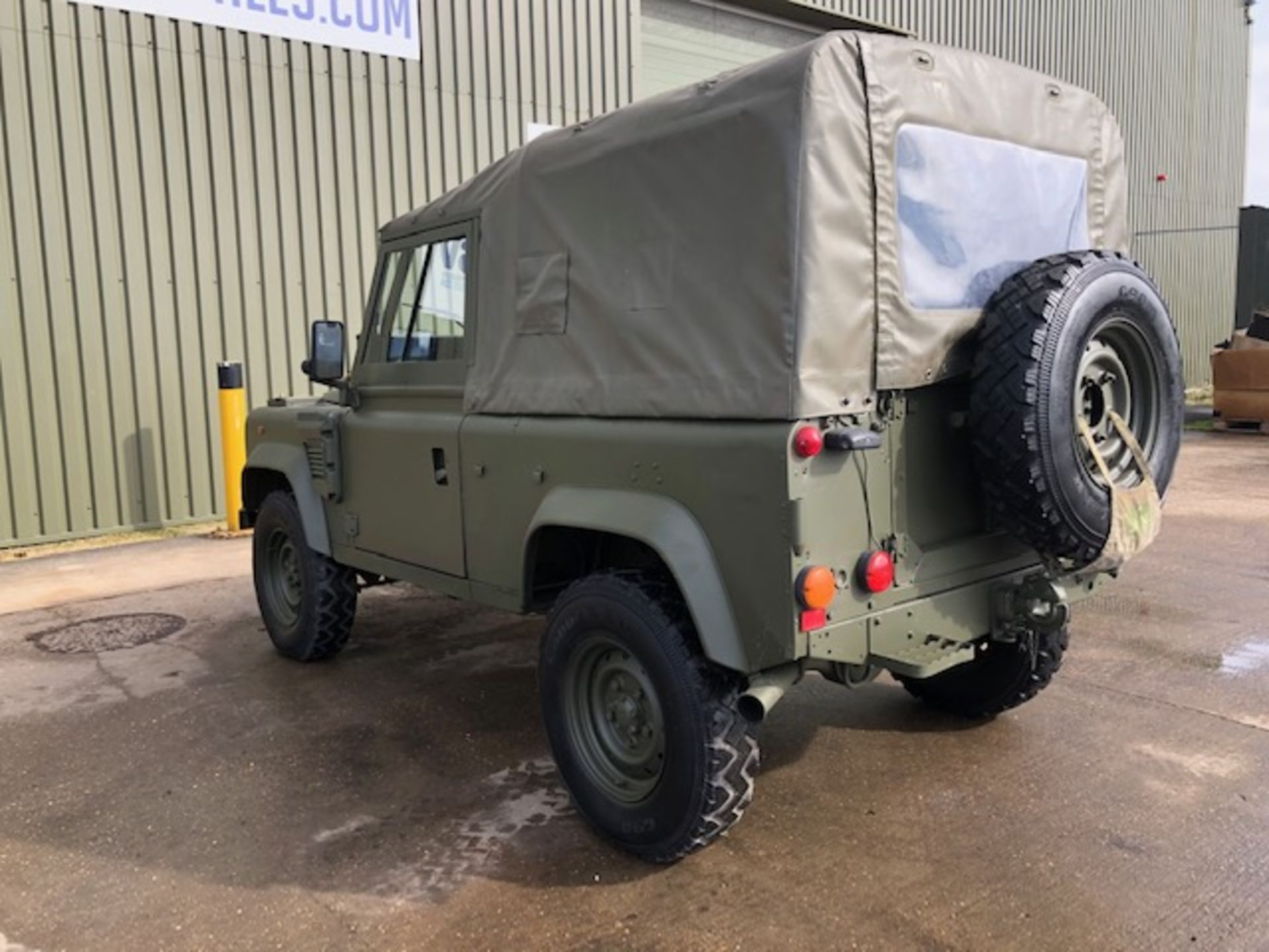 1998 Land Rover Wolf 90 Soft Top with Remus upgrade ONLY 12,162km - approx 7.000 miles! - Image 6 of 48