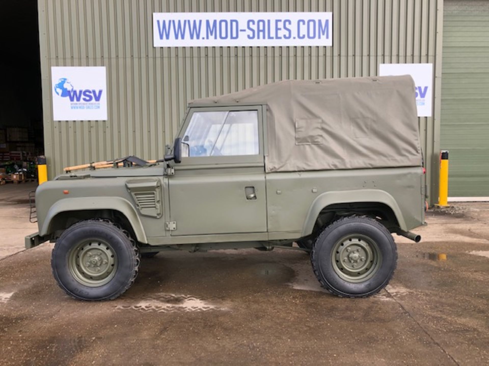 1998 Land Rover Wolf 90 Soft Top with Remus upgrade ONLY 12,162km - approx 7.000 miles! - Image 4 of 48