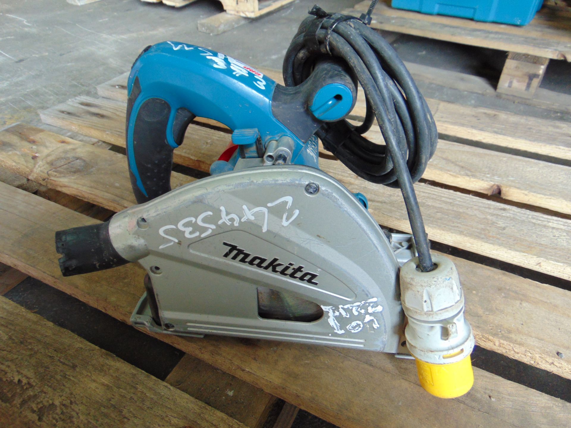 Makita SP6000 165mm Plunge Cut Circular Saw