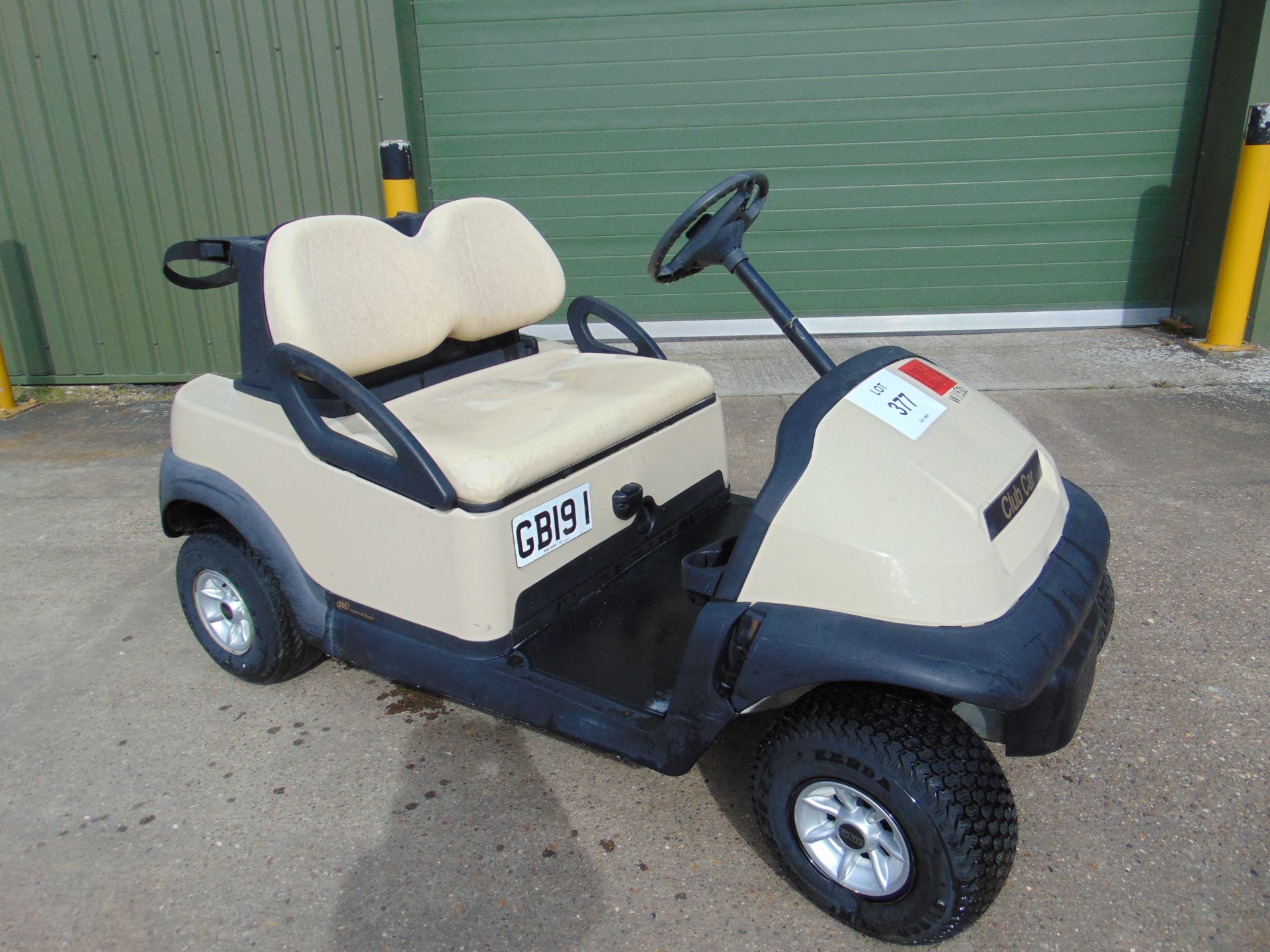 V TIDY CLUB CAR 2 SEAT GOLF BUGGIE WILL NEED NEW BATTERIES