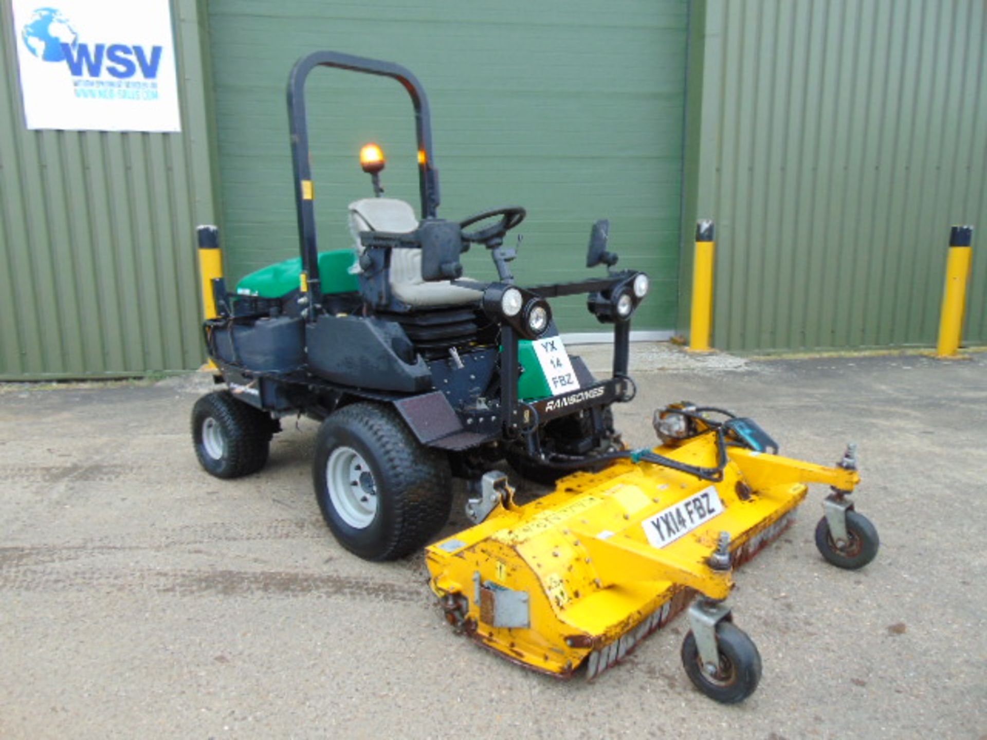 2014 Ransomes HR300 C/W Muthing Outfront Flail Mower ONLY 2,258 HOURS!