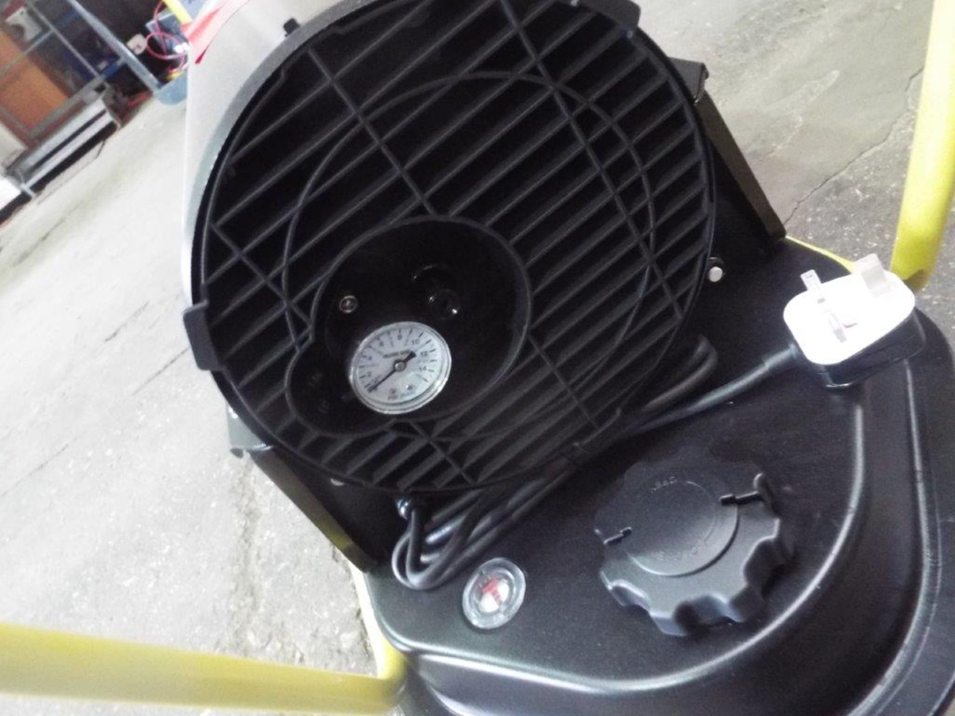 ** BRAND NEW ** XDFT-30 Diesel Space Heater - Image 4 of 9