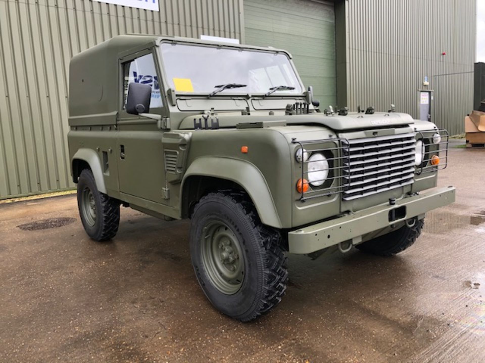 1998 Land Rover Wolf 90 Hard Top with Remus upgrade ONLY 73,650km - approx 45,000 miles! - Image 10 of 42
