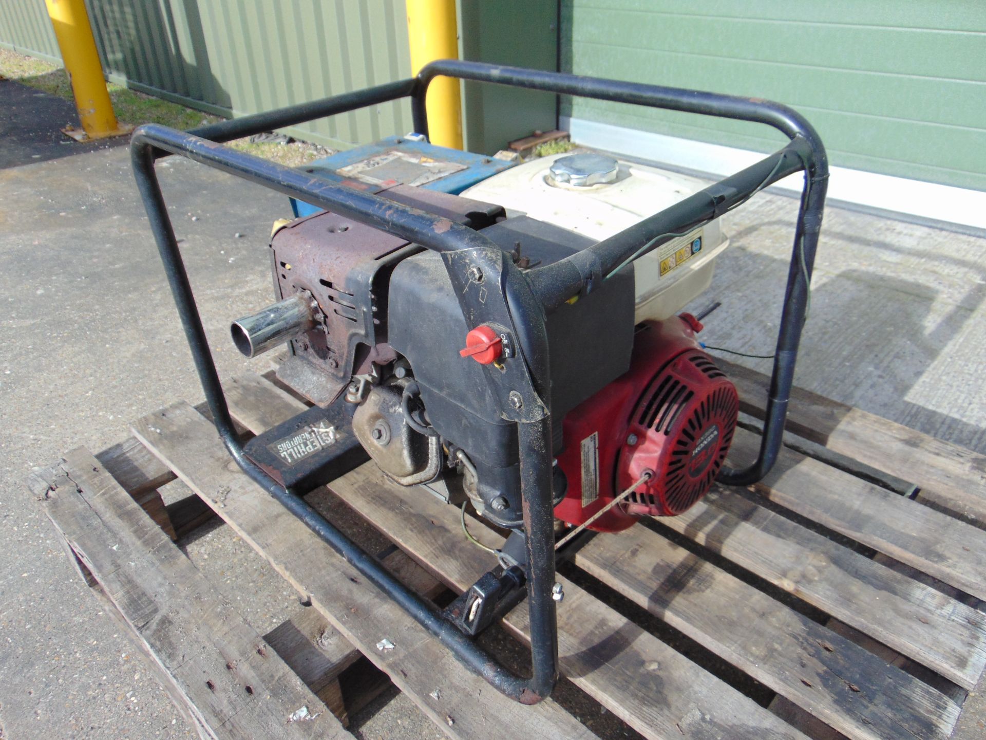 Stephill 6.5 KVA 110/230V Petrol Generator - Image 2 of 9