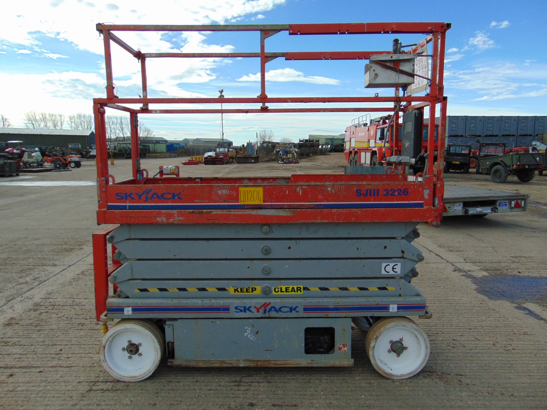 Skyjack SJIII 3226 Electric Scissor Lift Access Platform ONLY 231 Hours! - Image 4 of 18