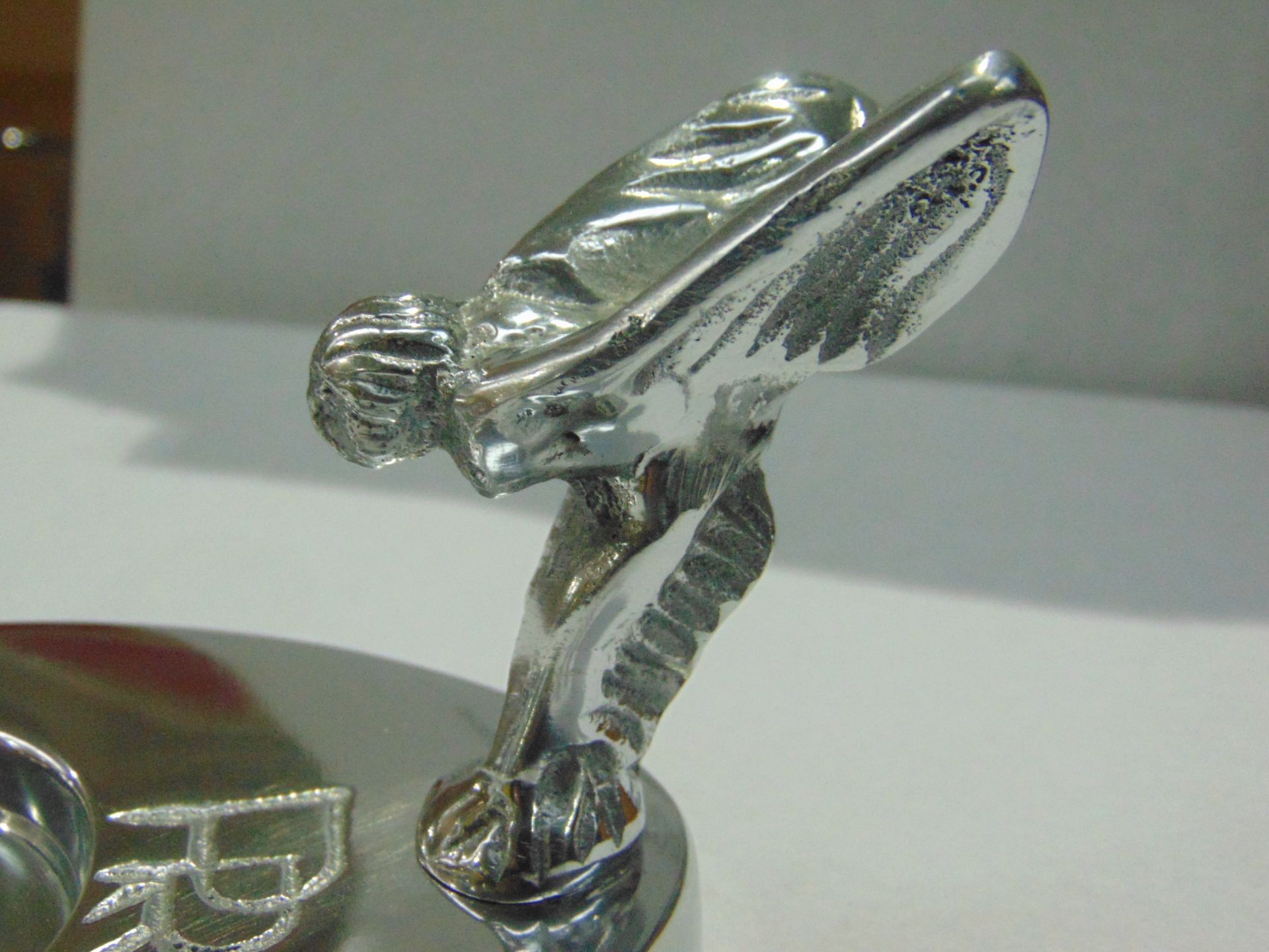 BEAUTIFUL ROLLS ROYCE SPIRIT OF ECSTASY ALUMINIUM ASH TRAY - Image 4 of 5