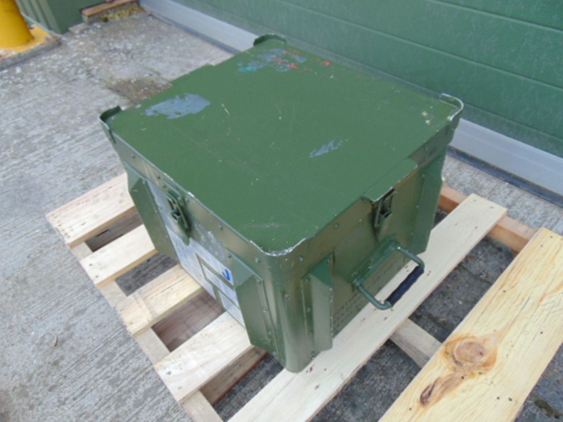 Heavy Duty Aluminium Waterproof Secure Storage Box as shown - Image 3 of 6