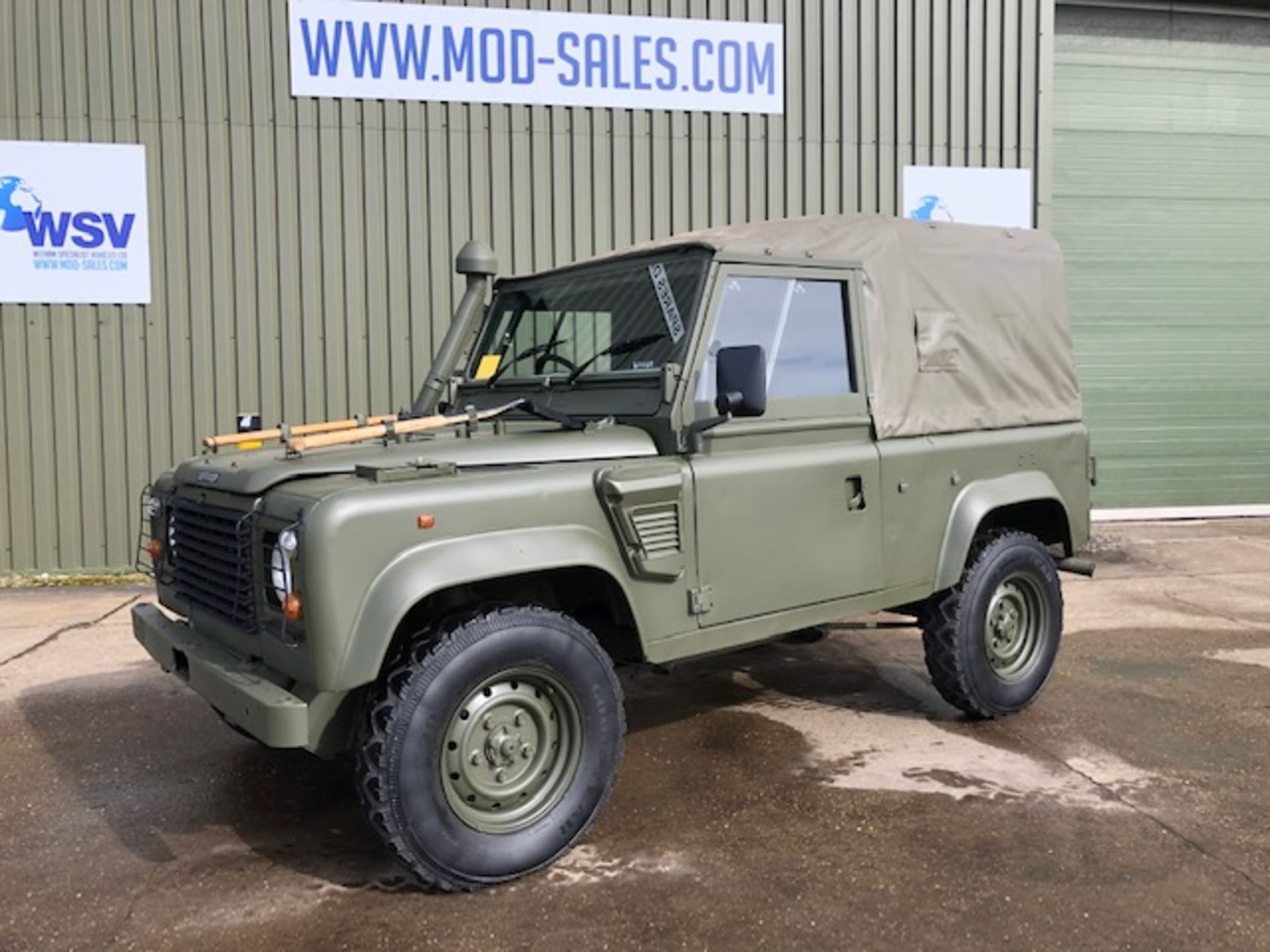 1998 Land Rover Wolf 90 Soft Top with Remus upgrade ONLY 12,162km - approx 7.000 miles! - Image 13 of 48