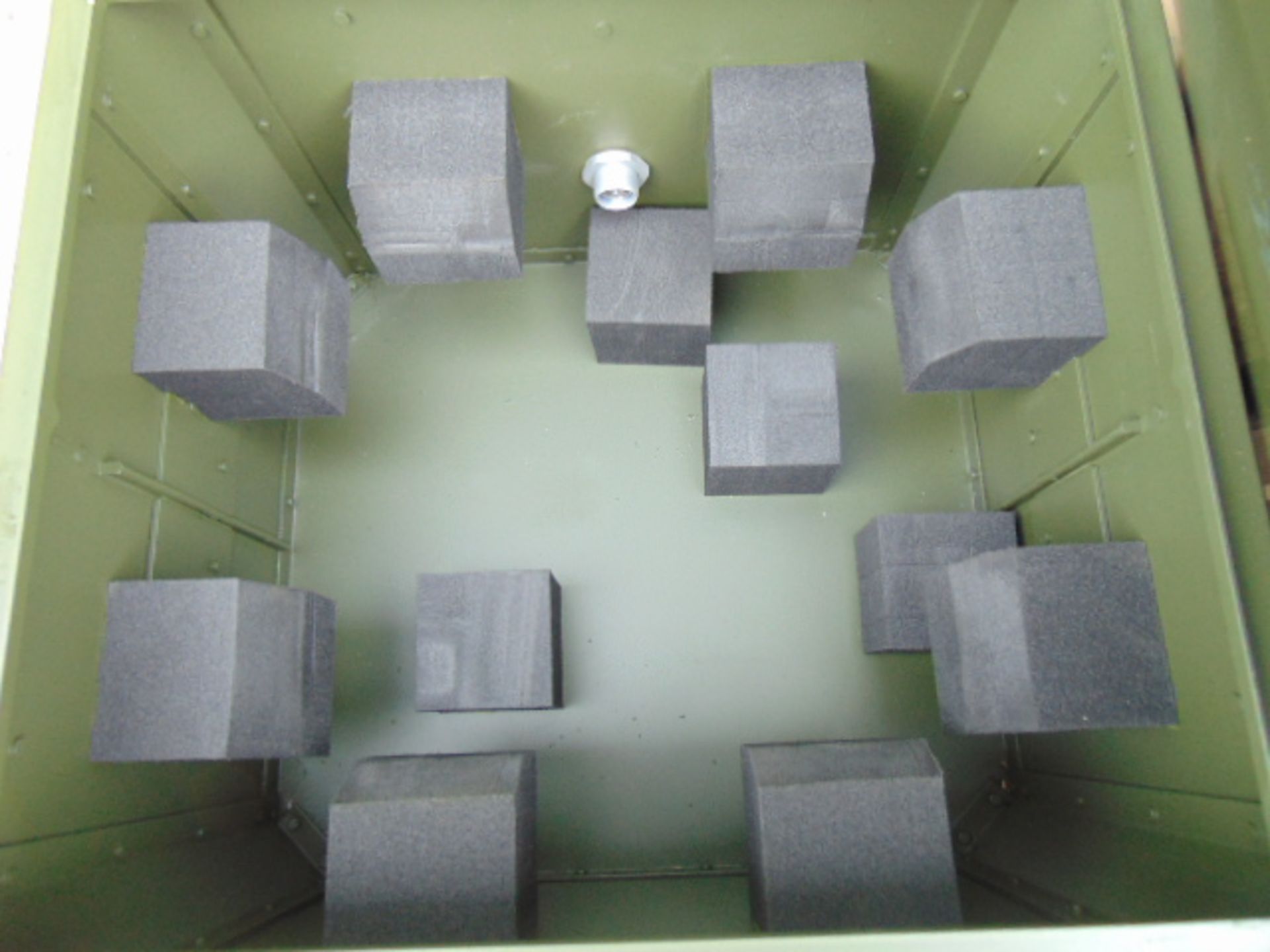 Heavy Duty Aluminium Waterproof Secure Storage Box as shown - Image 5 of 6