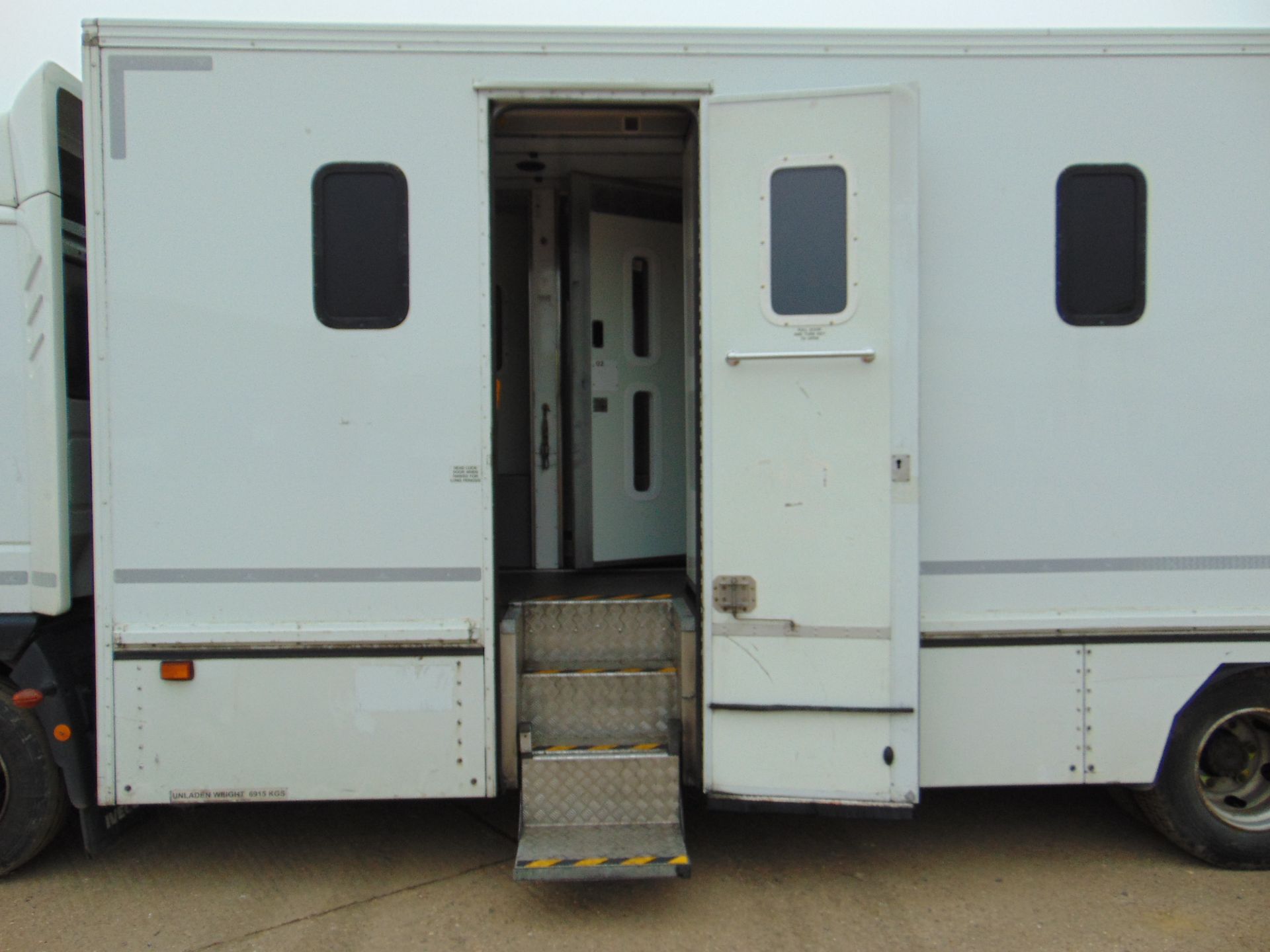 2011 Iveco Eurocargo 100E18 Day Cab Box Van 4x2 3.9L Diesel - Prison/Secure Transport Vehicle - Image 9 of 28