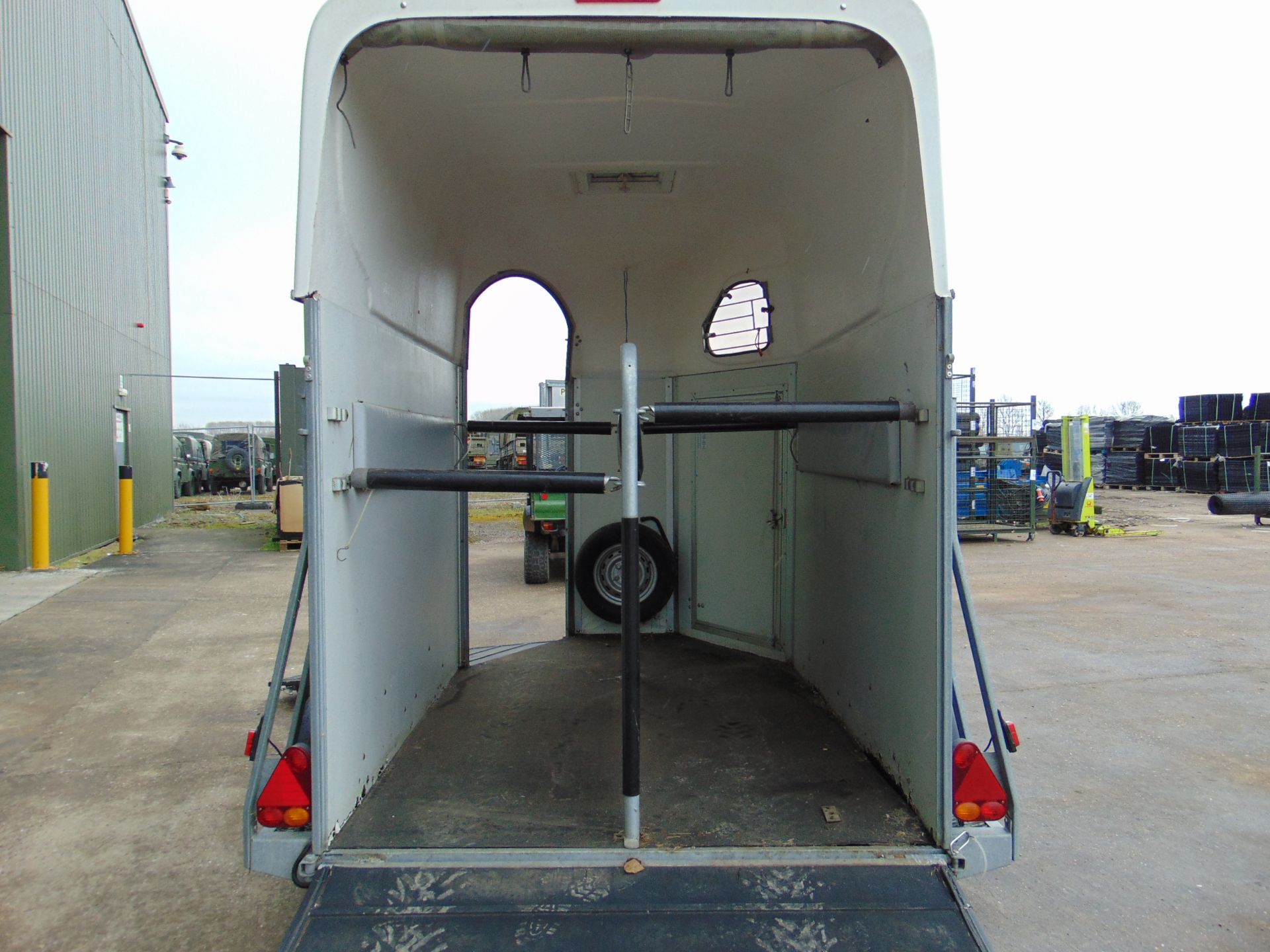 Sluis Twin Horsebox Trailer - Image 14 of 20