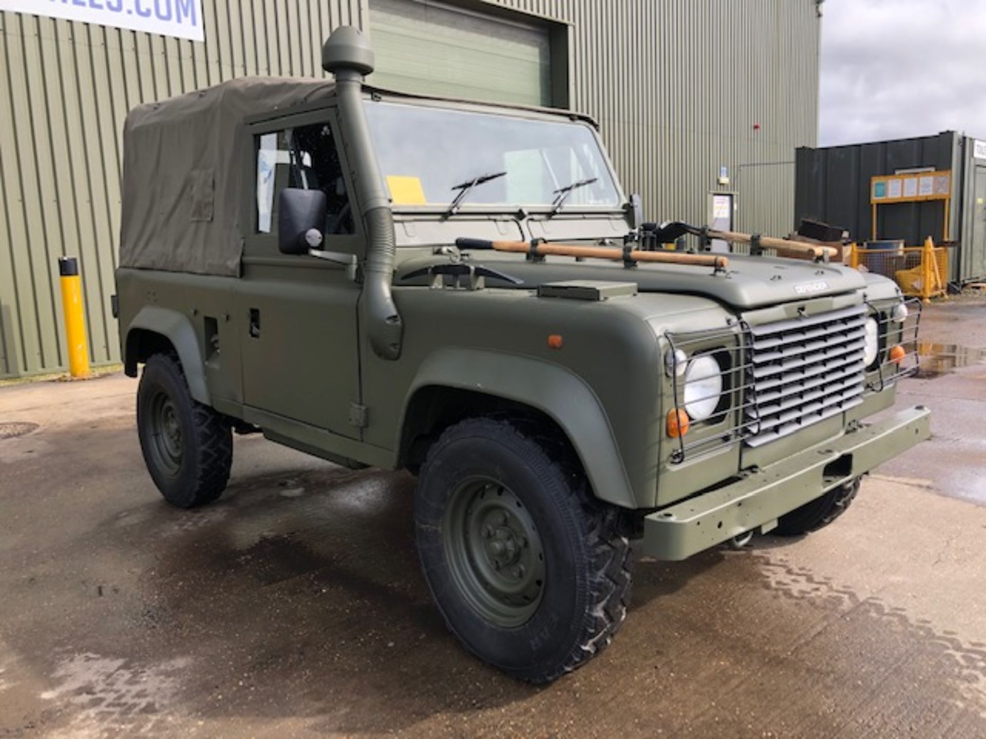 1998 Land Rover Wolf 90 Soft Top with Remus upgrade ONLY 12,162km - approx 7.000 miles! - Image 14 of 48