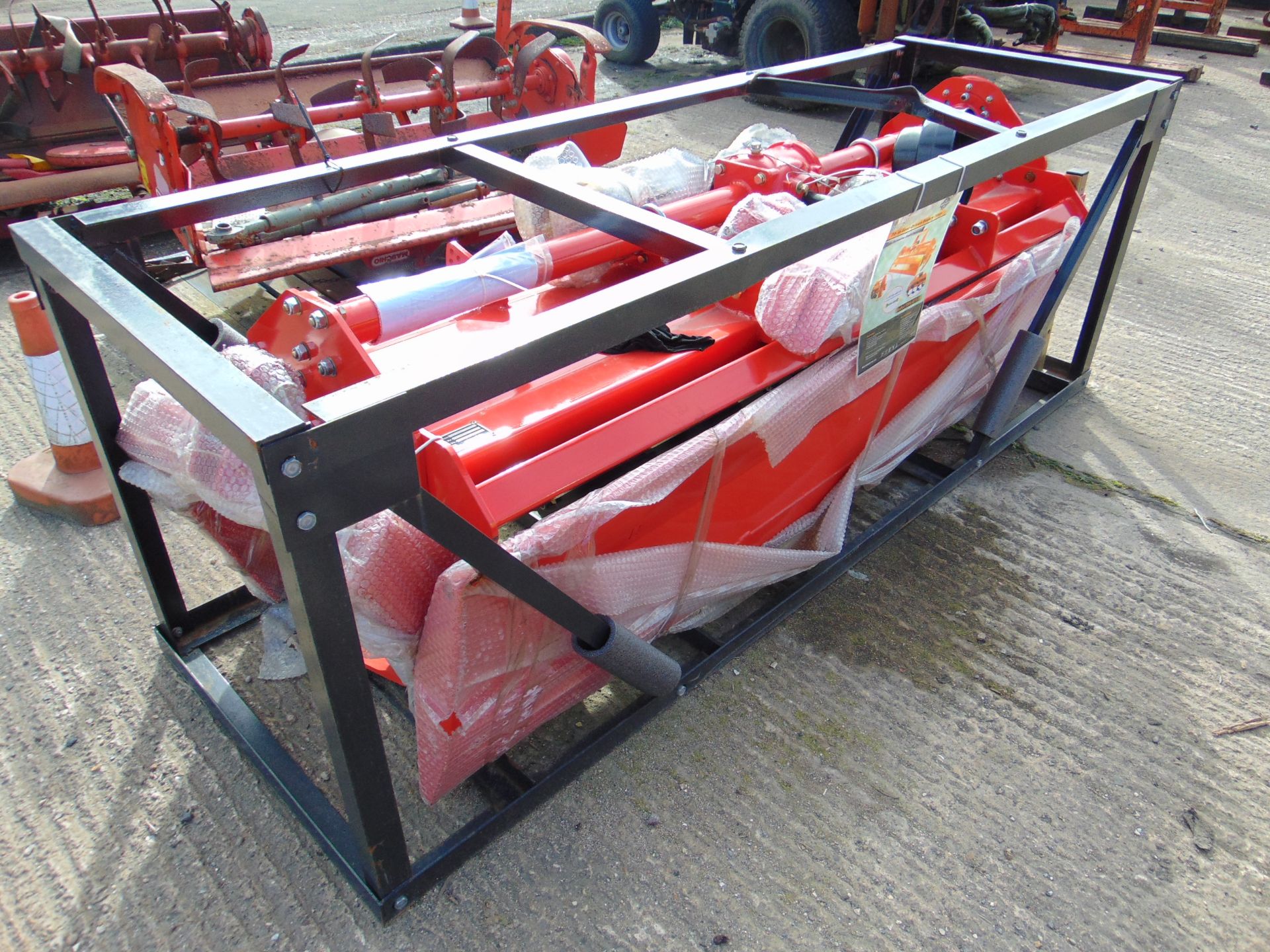 ** BRAND NEW ** TMG-RT175 Rotary Tiller 3 Point Hitch Mount Gear-Driven 70'' Working Width - Image 3 of 6