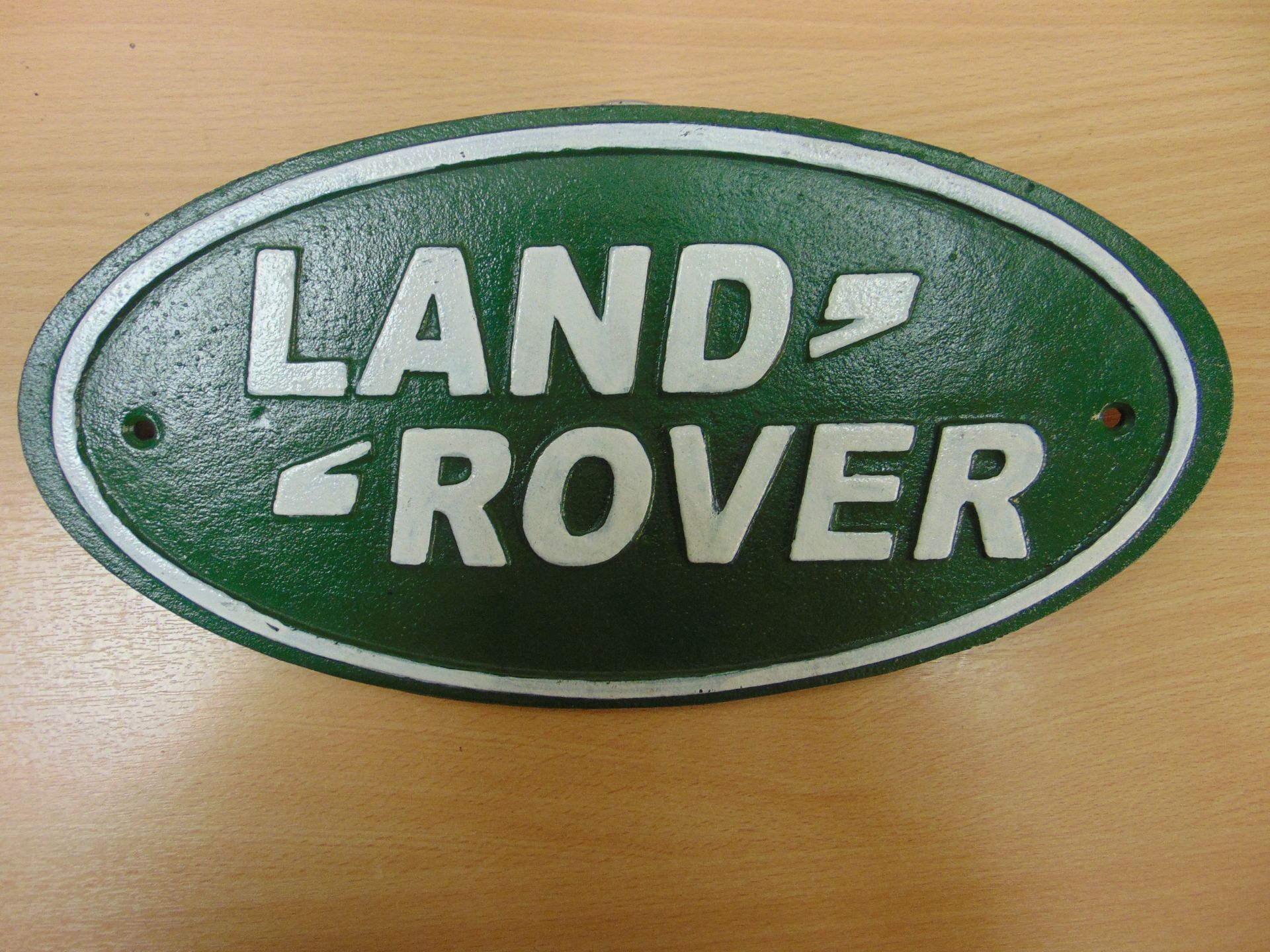 CAST IRON LAND ROVER SIGN 34cms X 17cms - Image 3 of 3