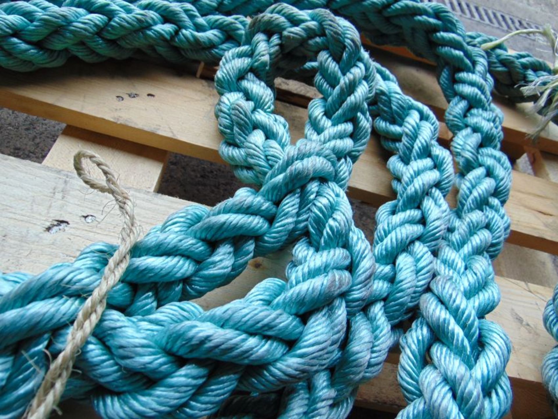 1 x Heavy Duty AFV Nato Recovery Rope - Image 5 of 5