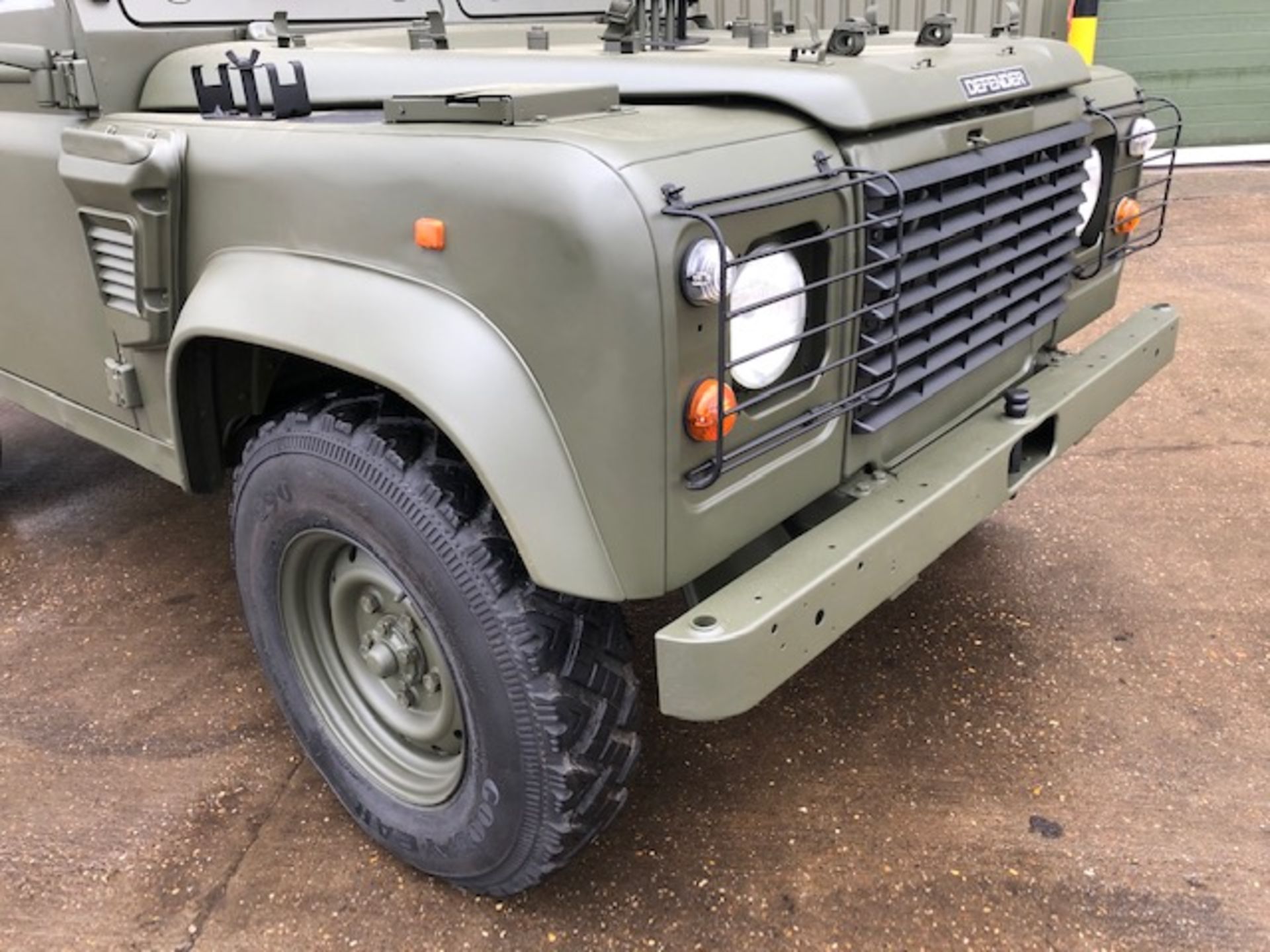 1998 Land Rover Wolf 90 Hard Top with Remus upgrade ONLY 73,650km - approx 45,000 miles! - Image 13 of 42