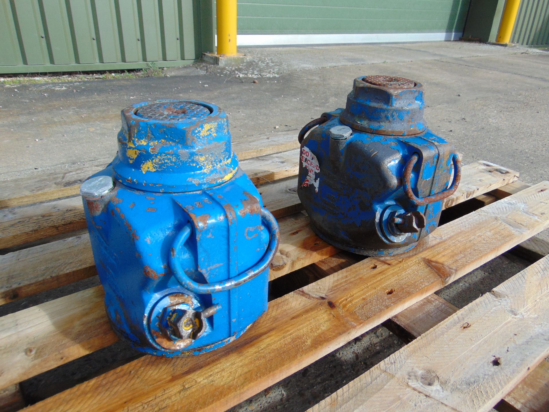 Q 2 x Tangye M35 Mastiff 35 Tonne Hydraulic Jacks