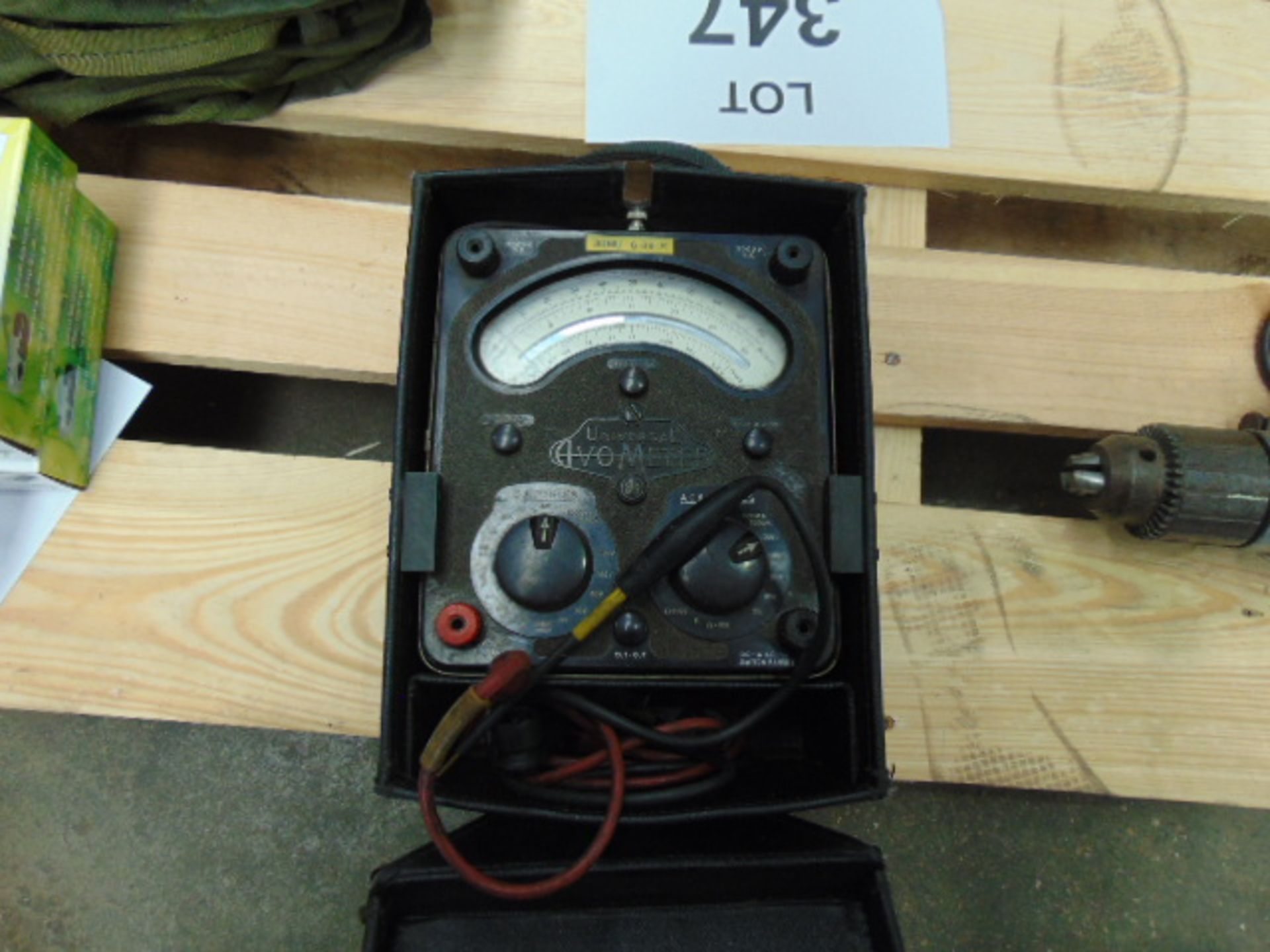 VERY NICE UNIVERSAL AVO METER C/W LEADS - Image 3 of 4