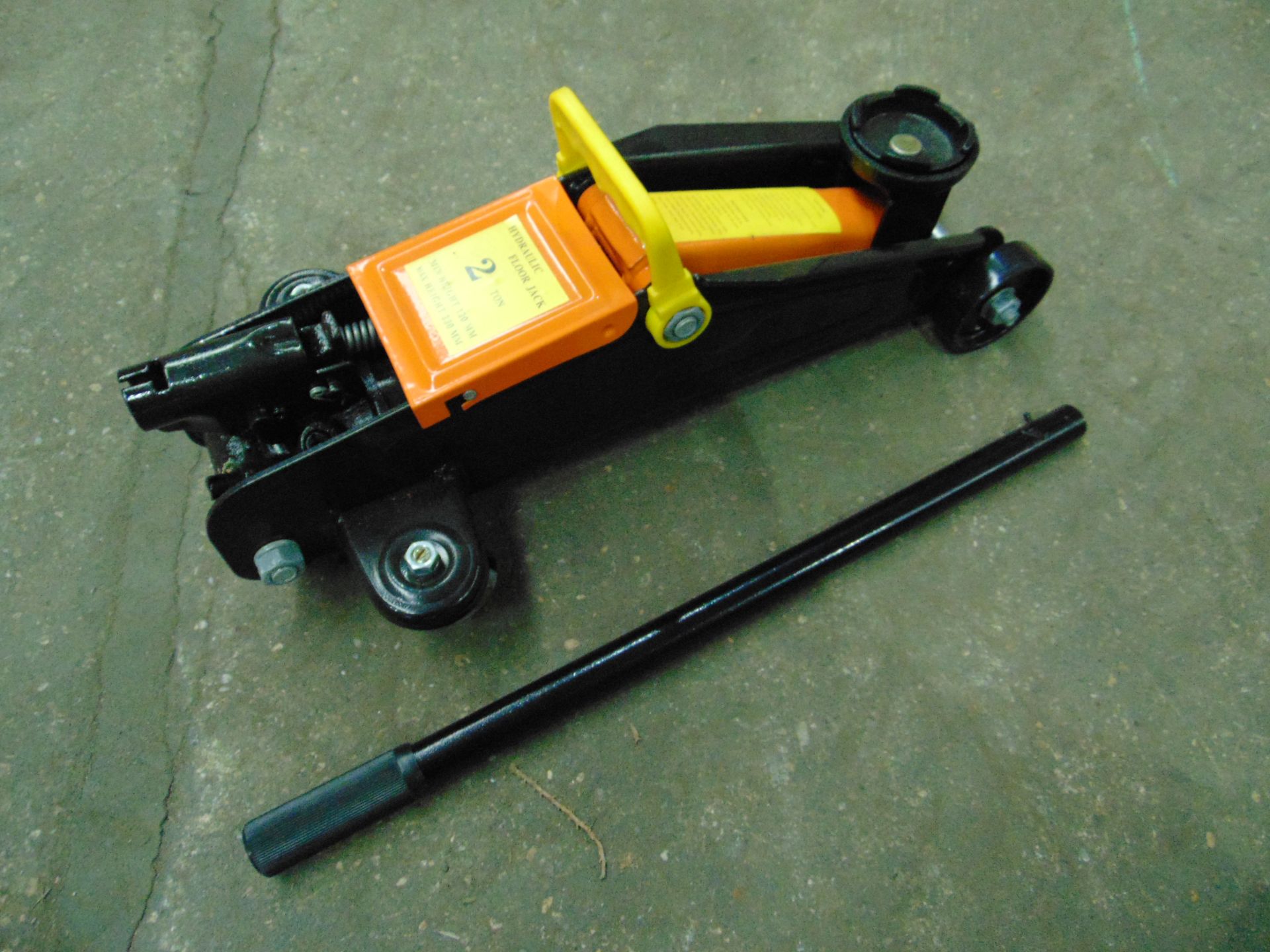 UNISSUED Hydraulic Floor Jack (2 TON)