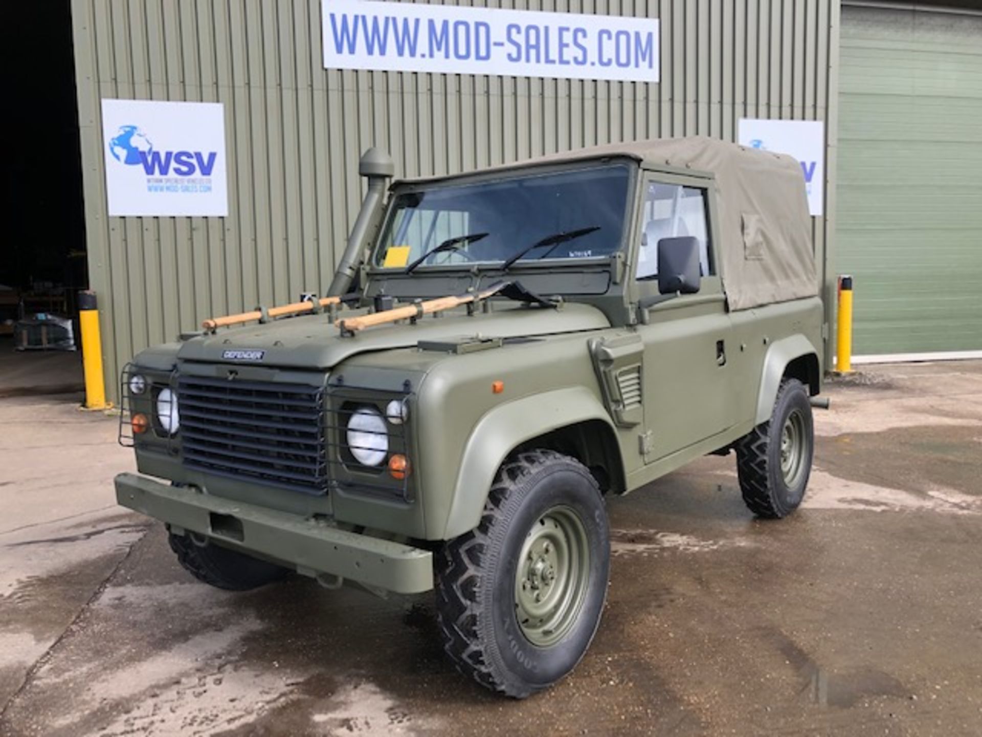 1998 Land Rover Wolf 90 Soft Top with Remus upgrade ONLY 12,162km - approx 7.000 miles! - Image 12 of 48