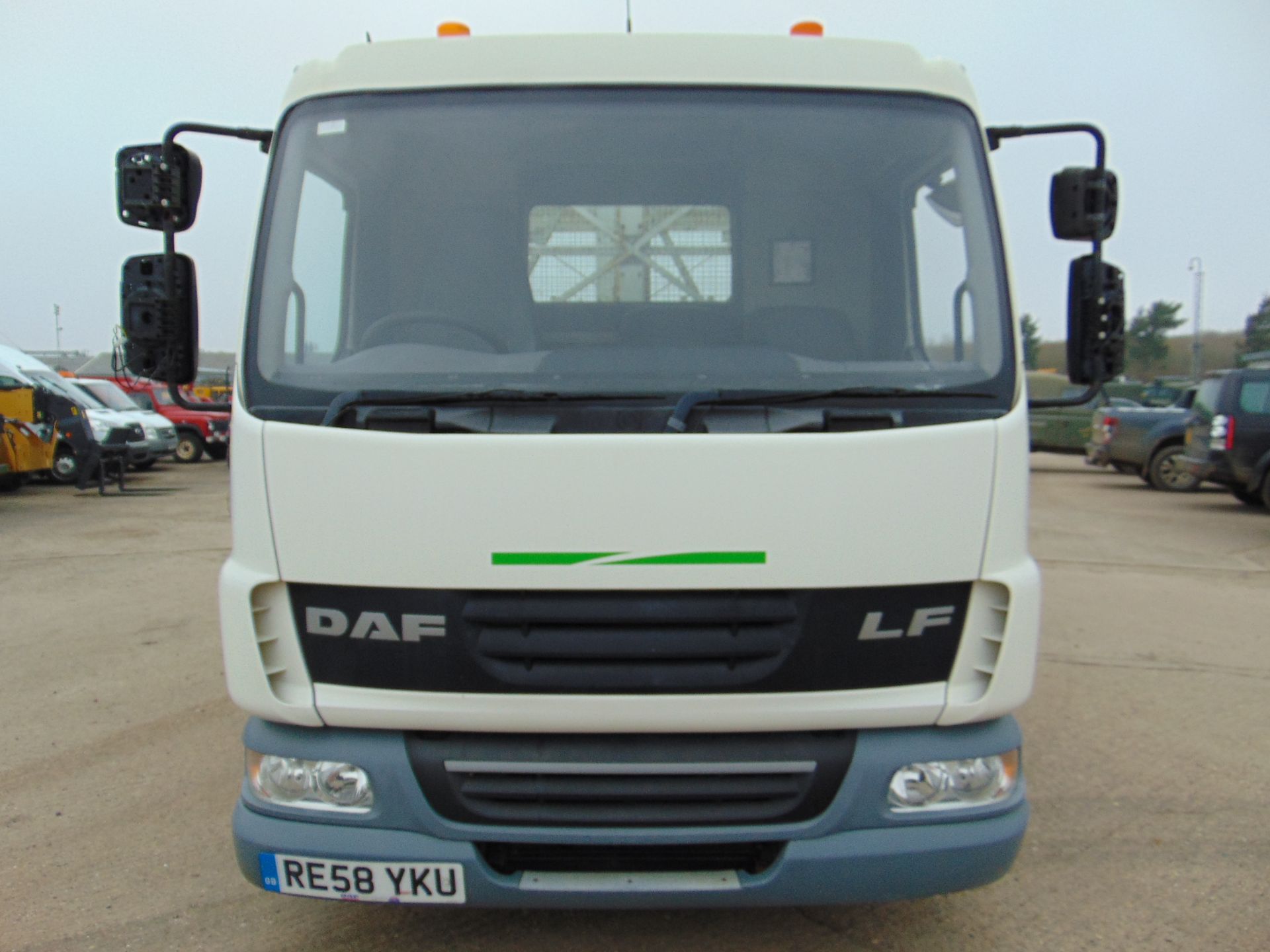 2008 DAF LF 45.140 C/W Refuse Cage, Rear Tipping Body and Side Bin Lift 89,000 KMS Only. - Image 2 of 27