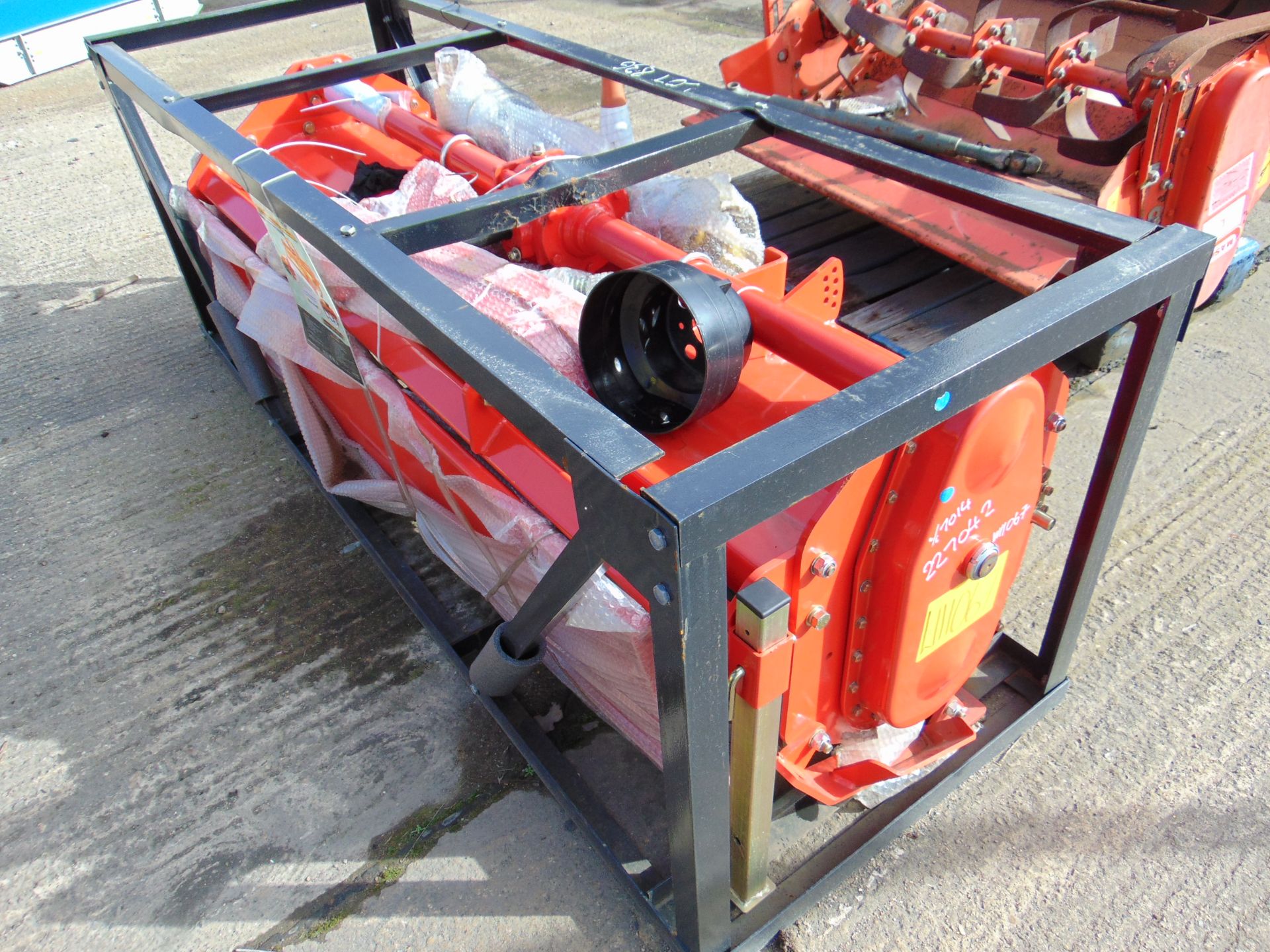 ** BRAND NEW ** TMG-RT175 Rotary Tiller 3 Point Hitch Mount Gear-Driven 70'' Working Width - Image 2 of 6