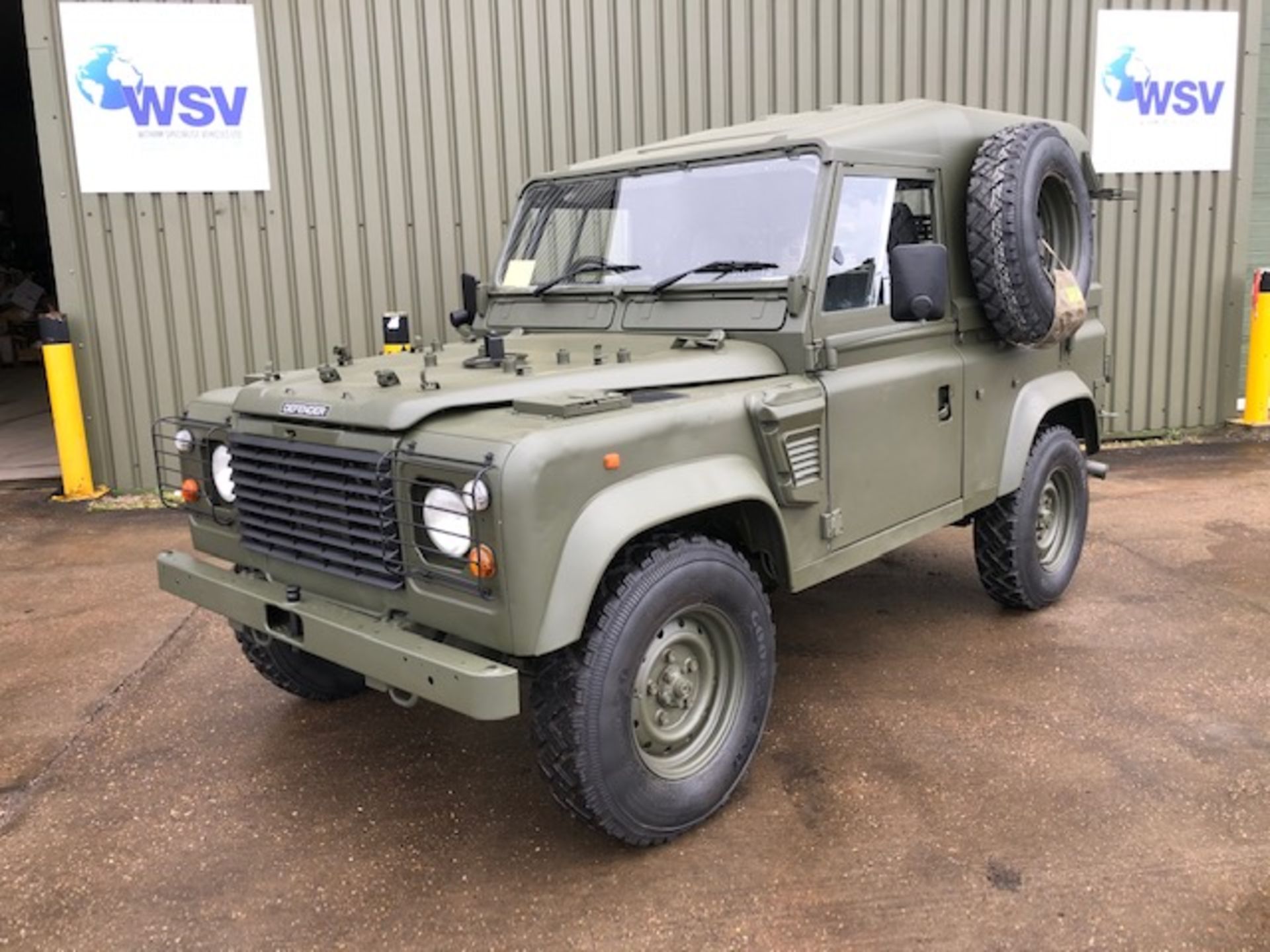 1998 Land Rover Wolf 90 Hard Top with Remus upgrade ONLY 73,650km - approx 45,000 miles! - Image 3 of 42