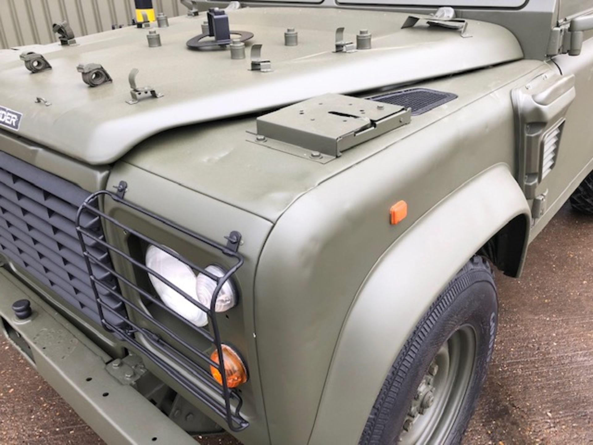 1998 Land Rover Wolf 90 Hard Top with Remus upgrade ONLY 73,650km - approx 45,000 miles! - Image 12 of 42