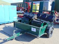 TRAFFIC LIGHT SET C/W 2 AXLE TRAILER